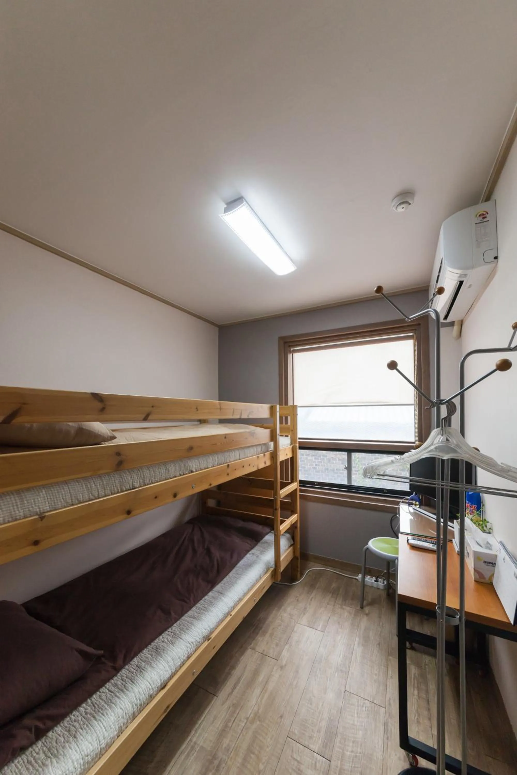 Budget Twin Room - single occupancy in Yehadoye Guesthouse