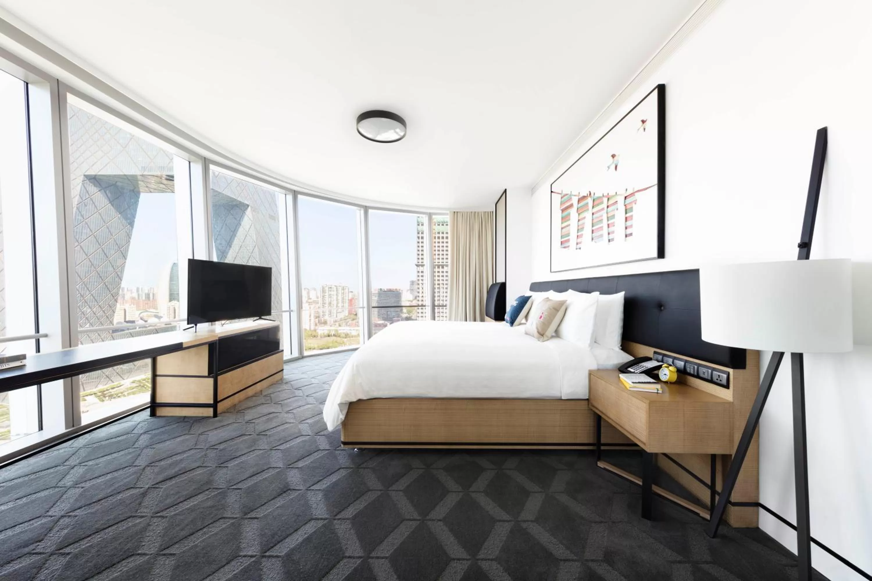 Jen 75 Skyline Plus inclusive breakfast+dinner+1-time use of Mini-bar+Welcome fruit+Happy Hour from 5:30pm to 9:00pm in JEN Beijing by Shangri-La