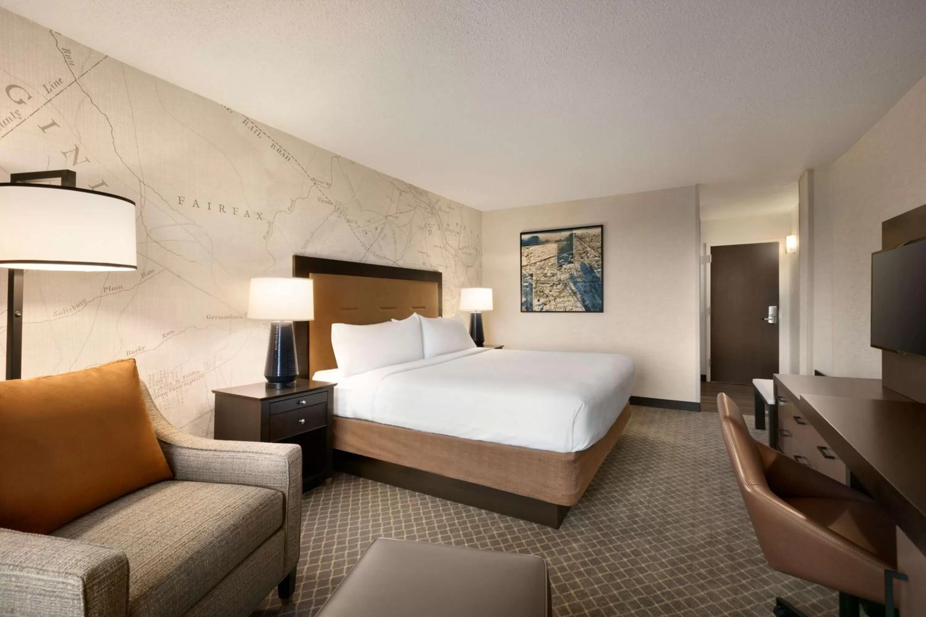 King Room in DoubleTree by Hilton McLean Tysons