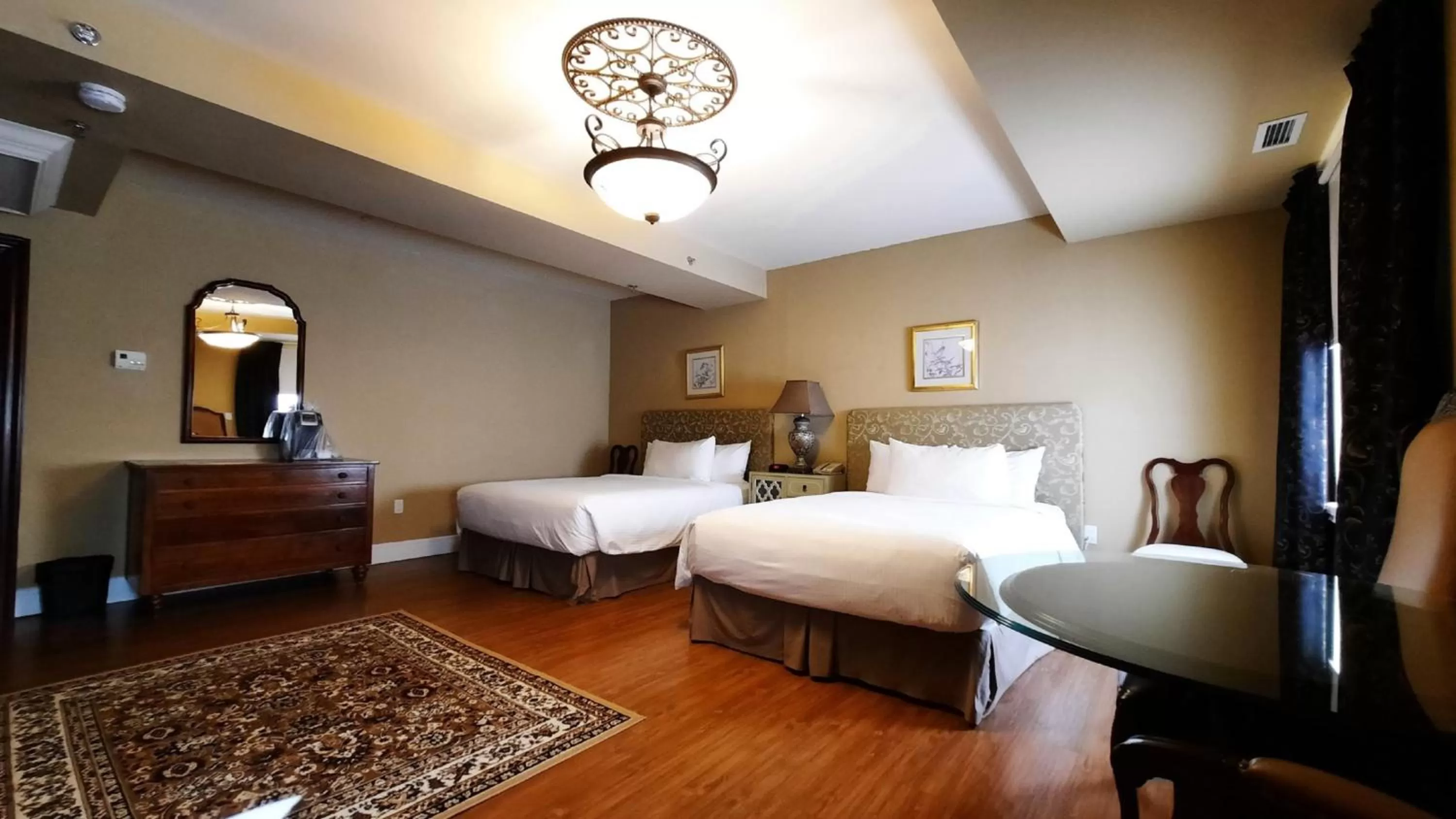 Standard Double Room in Grant Hall Hotel