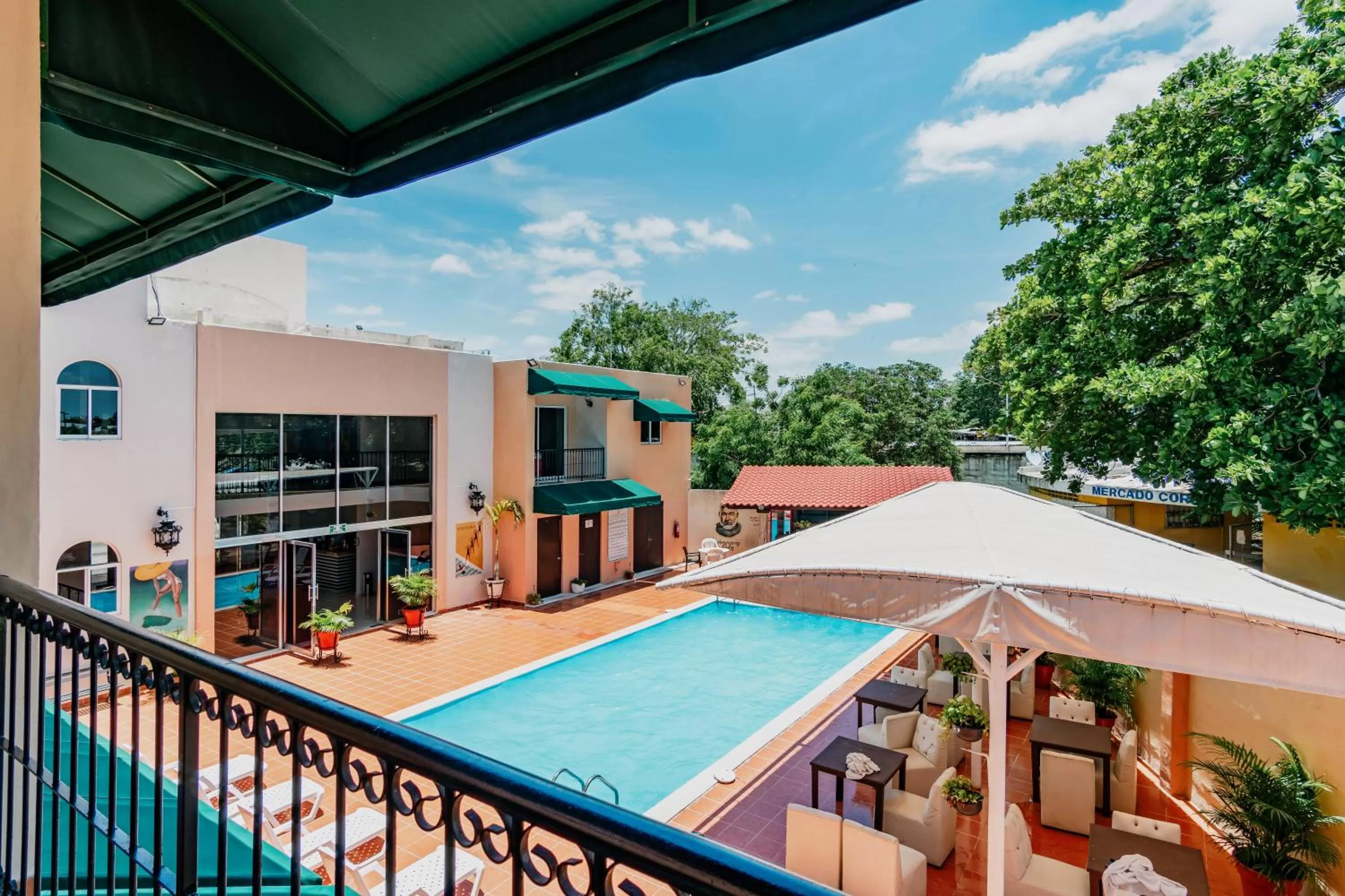 Swimming pool in Hotel Siglo 21 Merida