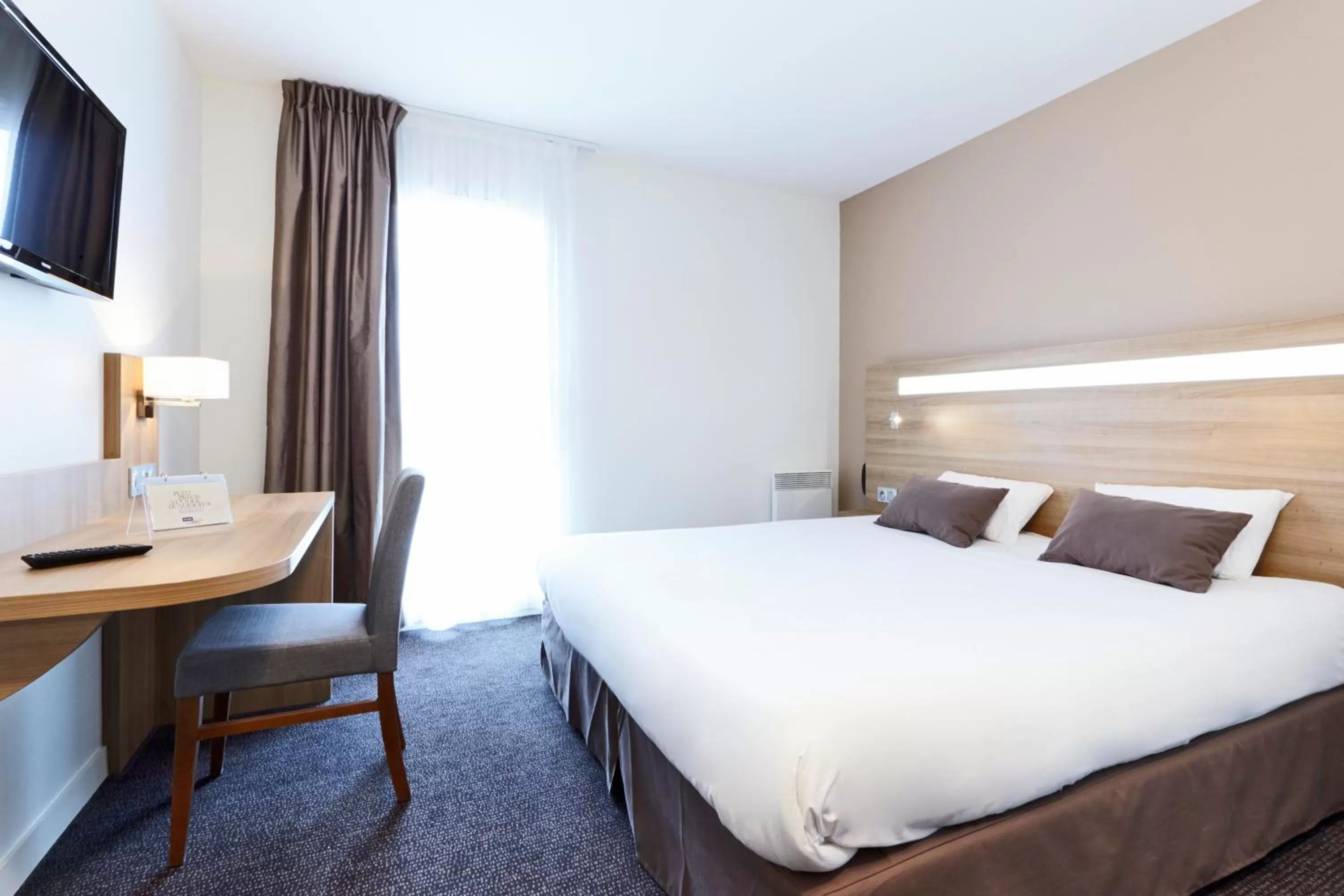 Superior Double Room in Kyriad Hotel Laval