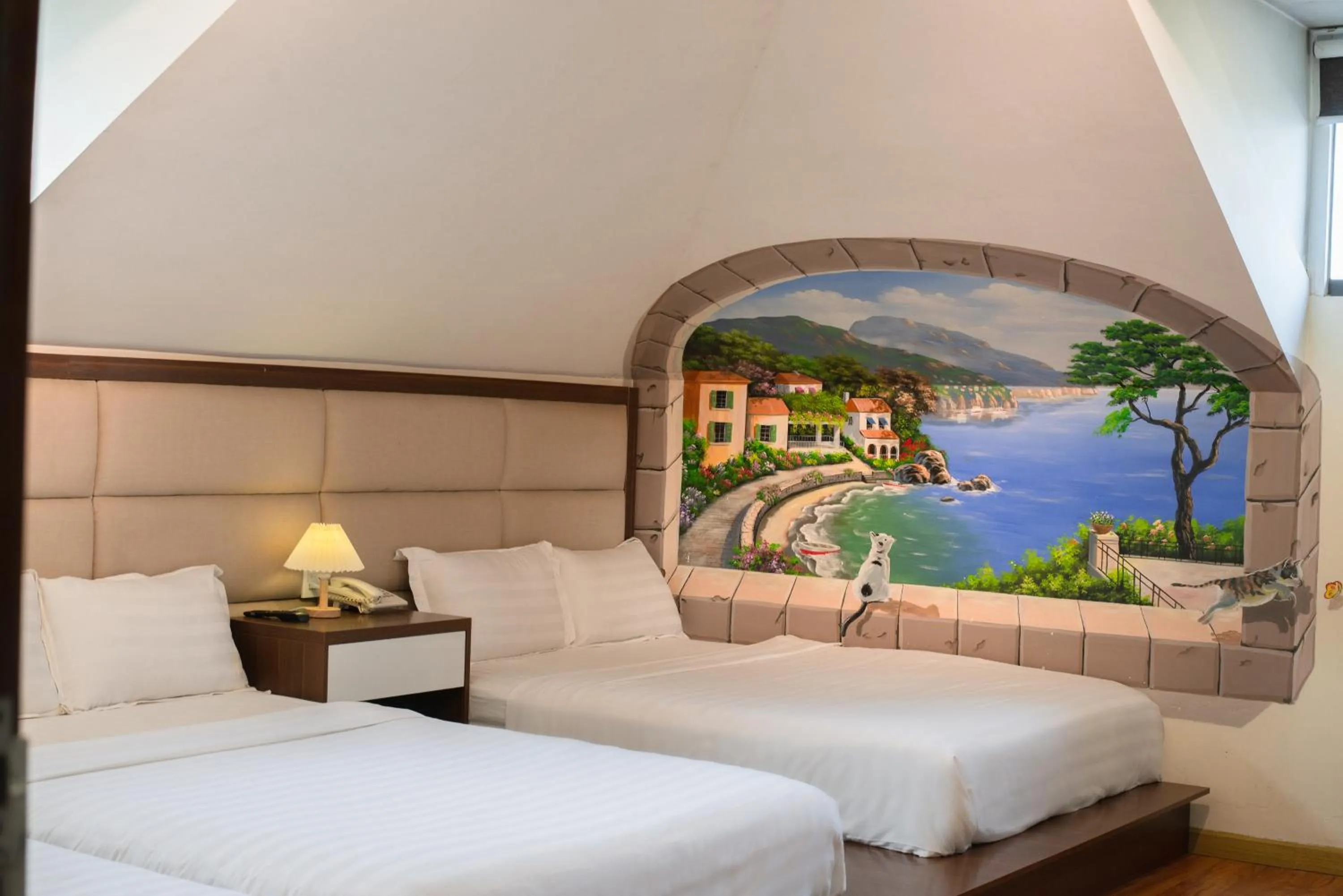 6-Bed Mixed Dormitory Room in Tasme Hotel