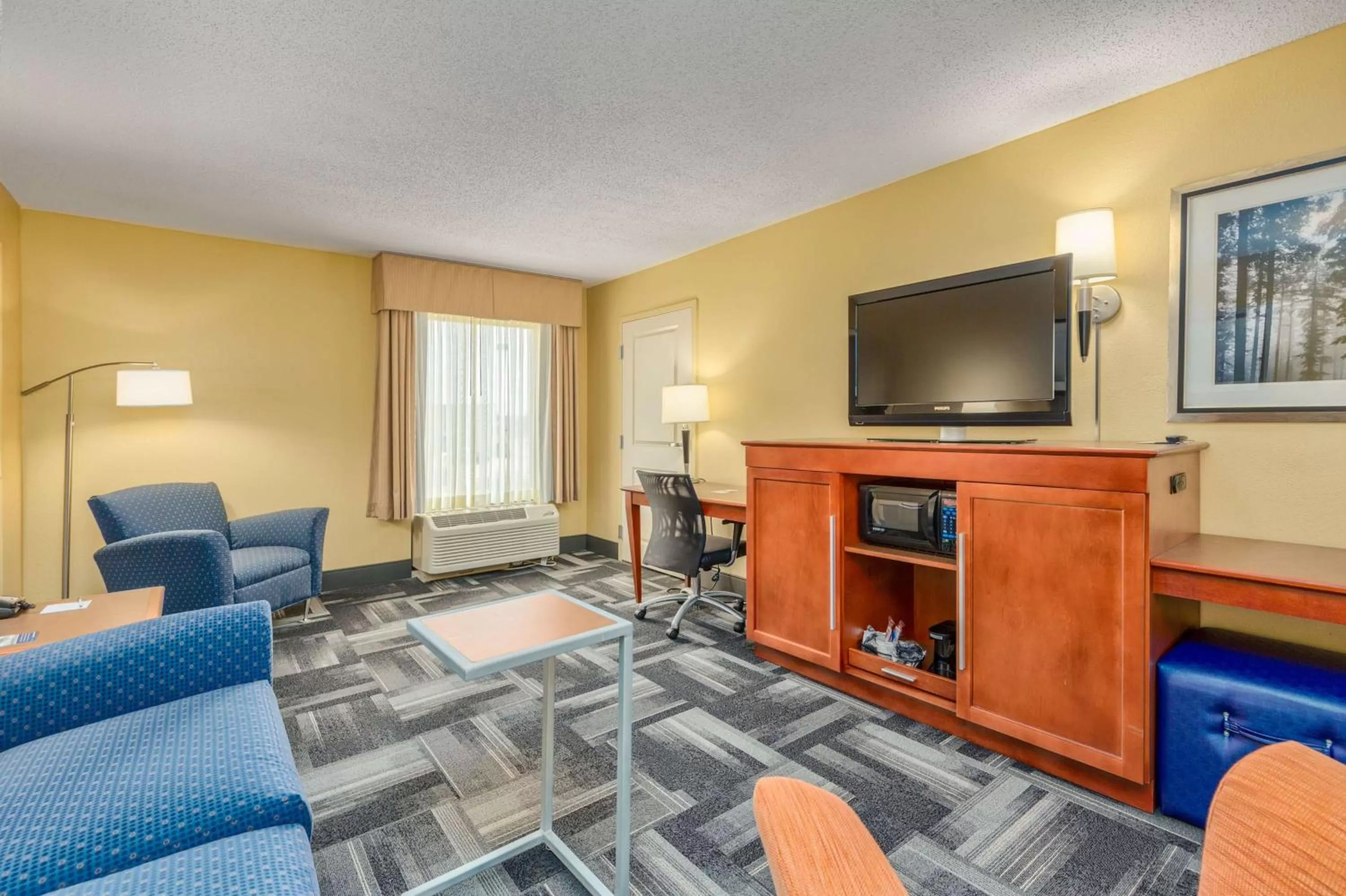 Two-Room King Suite - Non-Smoking in Hampton Inn Owensboro