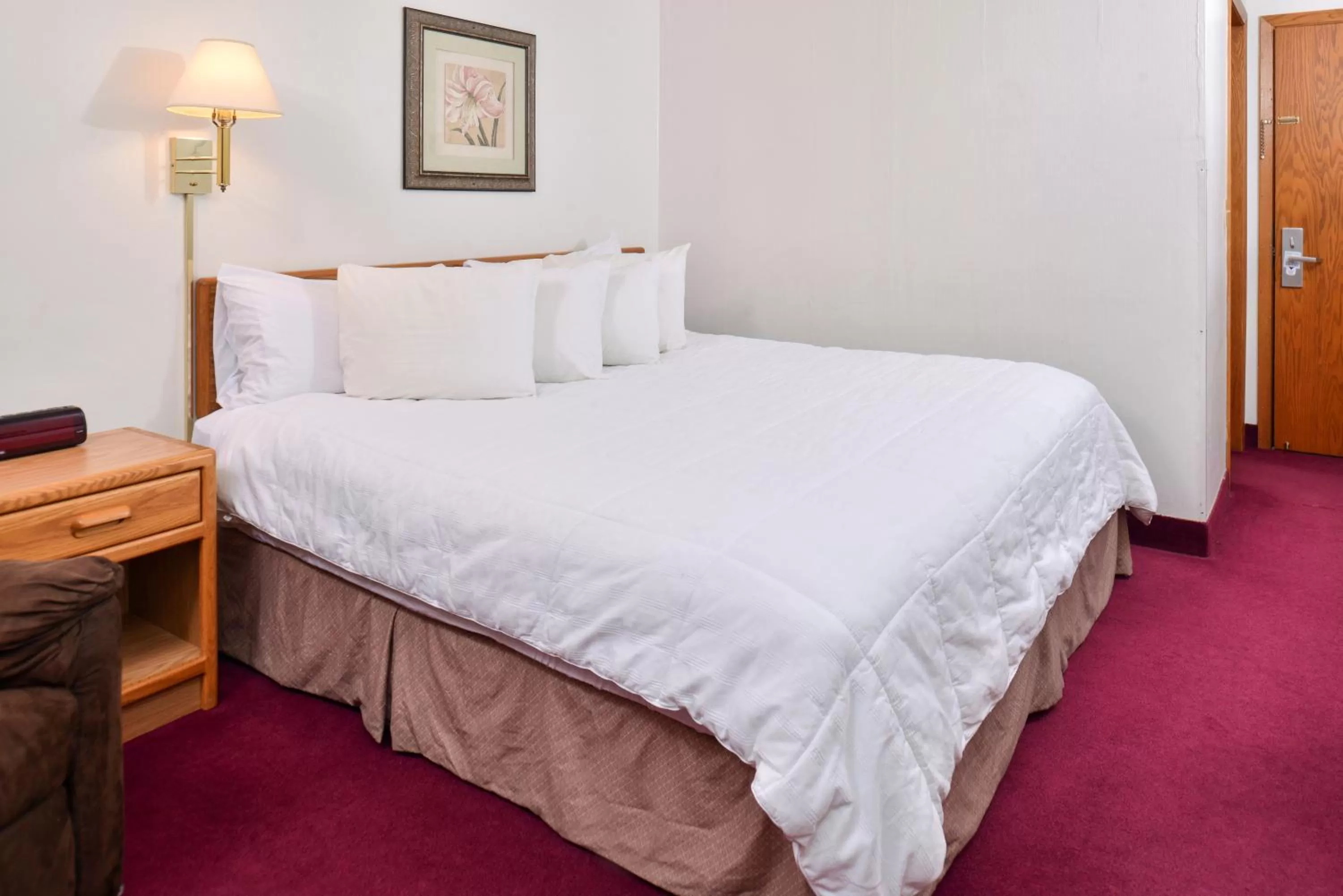 One King Bed Non-Smoking in Americas Best Value Inn Sauk Centre