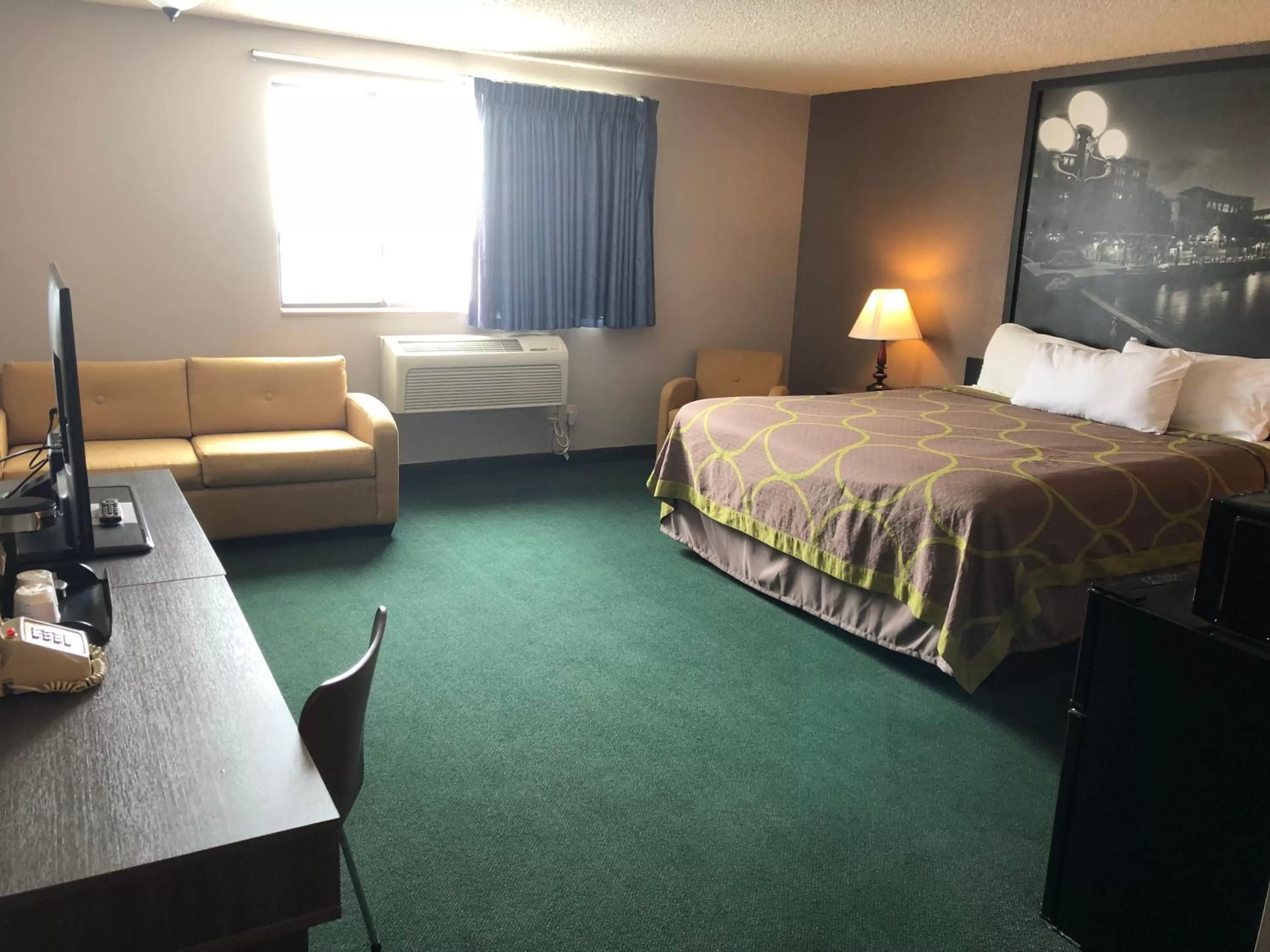 Queen Room - Non-Smoking in Super 8 by Wyndham Winnemucca NV