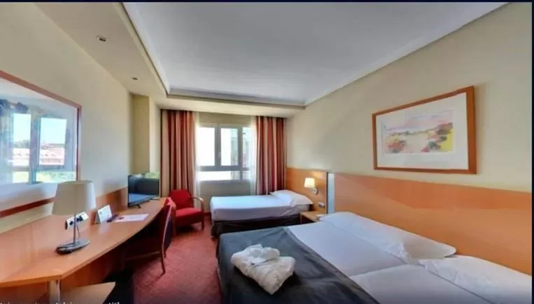 Triple Room in Silken Luis de León