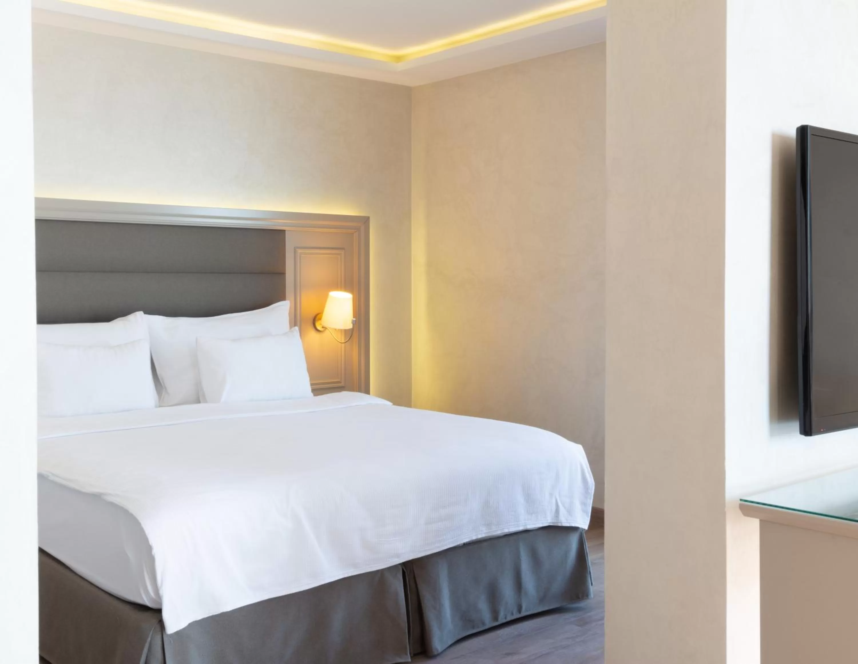 Deluxe Suite with Sea View in Antik Hotel Istanbul