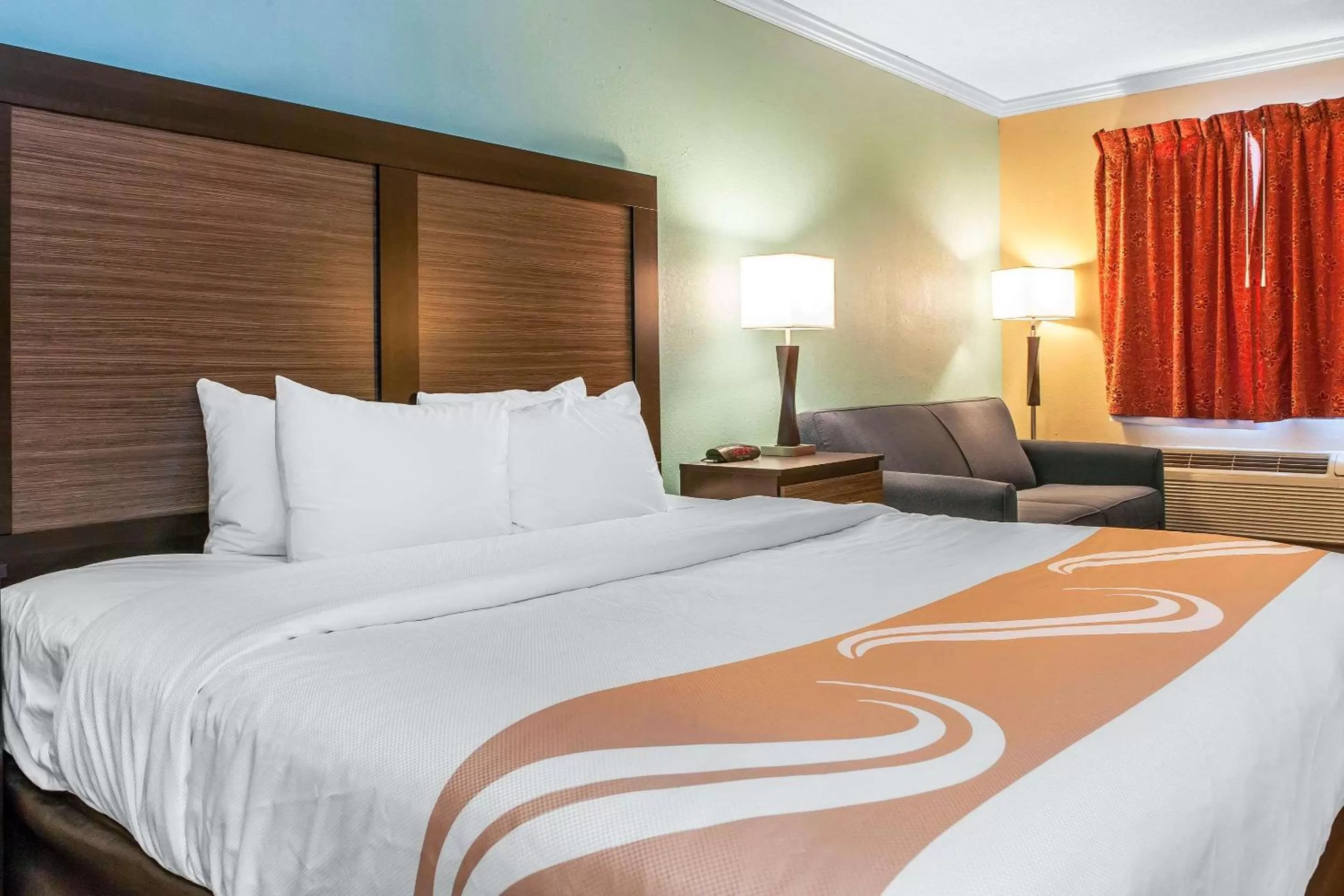 Queen Room - Accessible/Smoking in Quality Inn