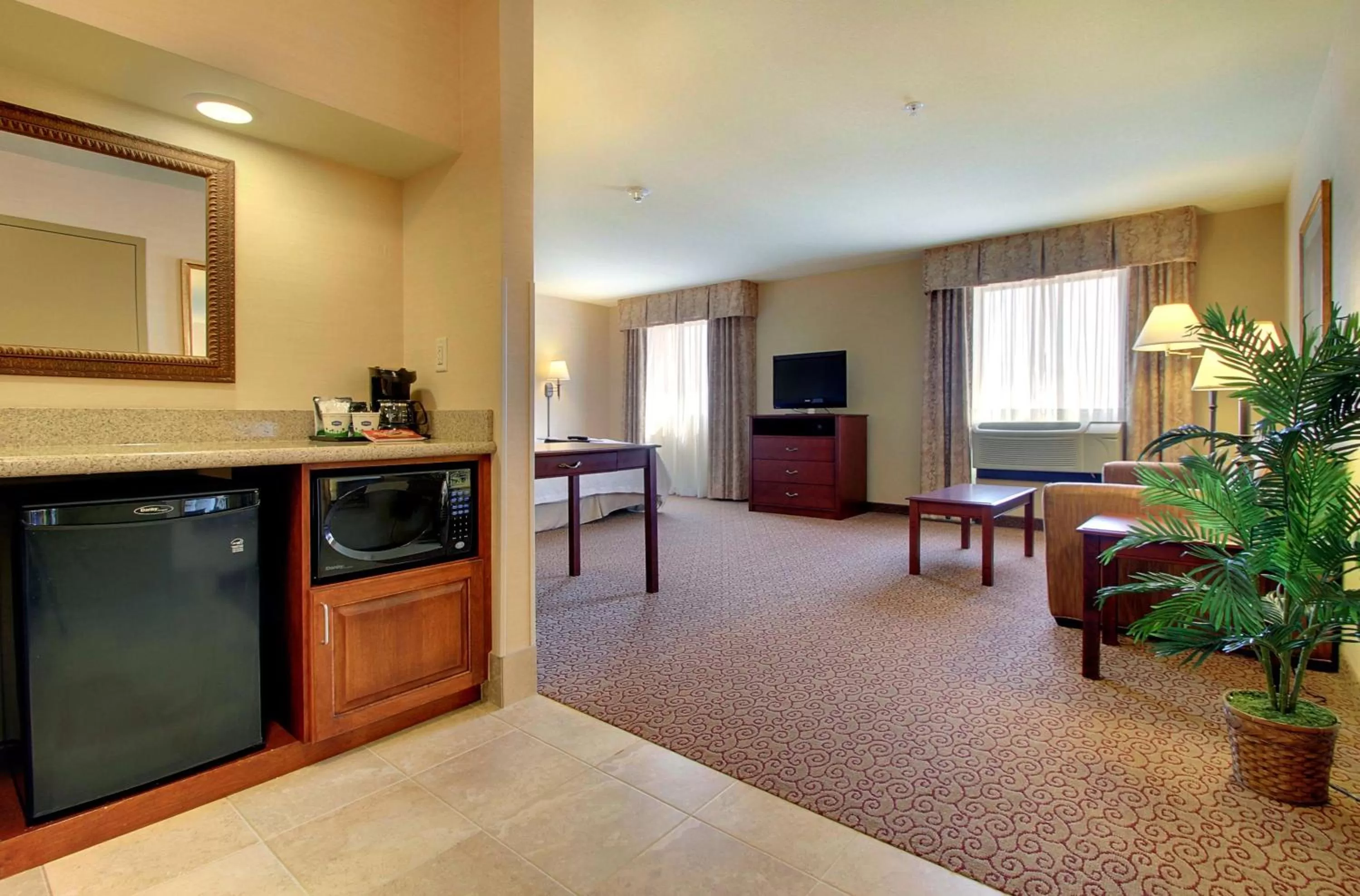King Studio Suite with Sofa Bed - Non-Smoking in Hampton Inn & Suites West Bend