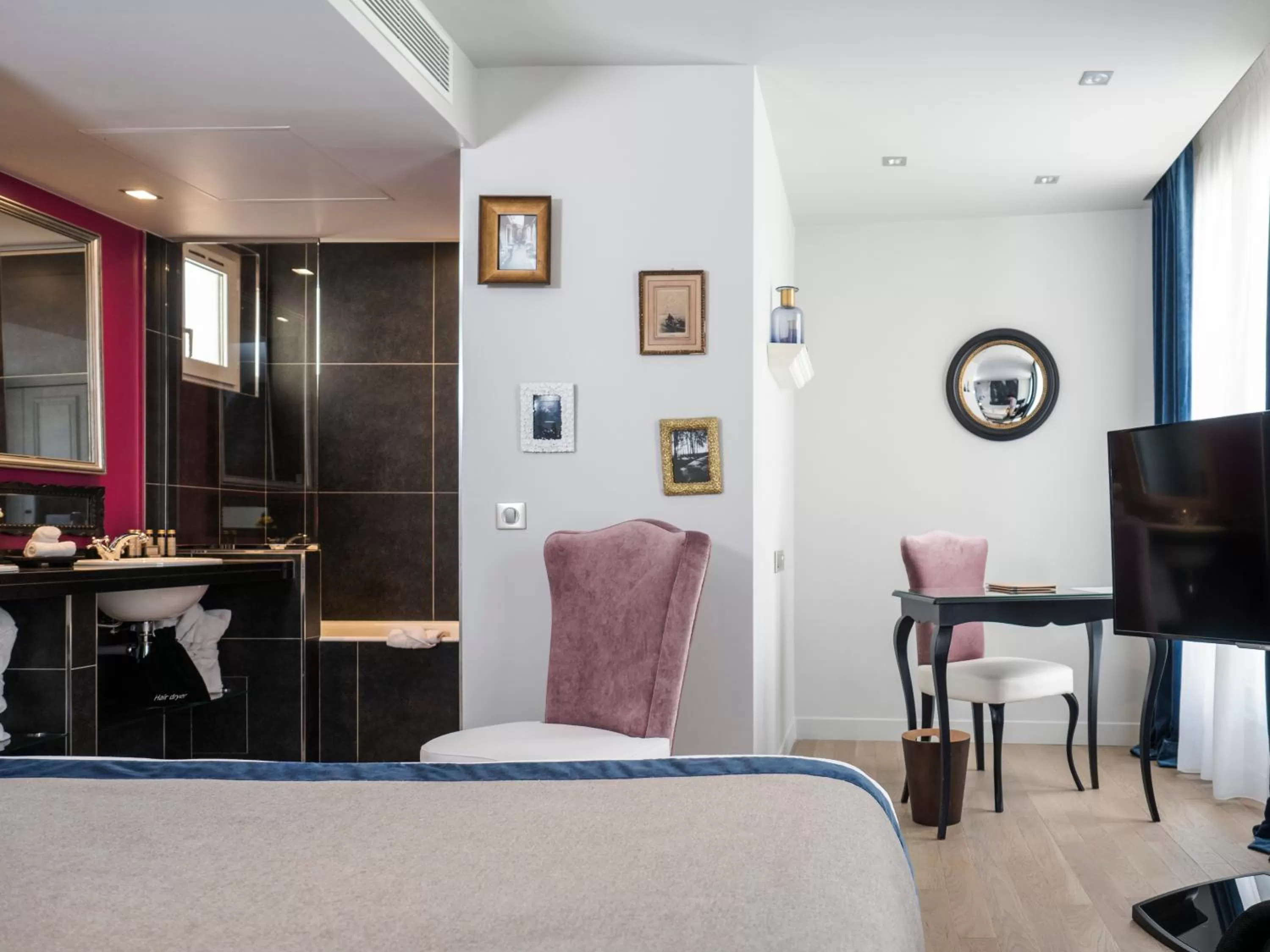 Privilege in Hotel Taylor