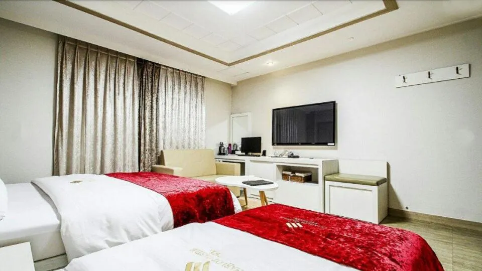 Double or Twin Room in Hotel Charlot Castle