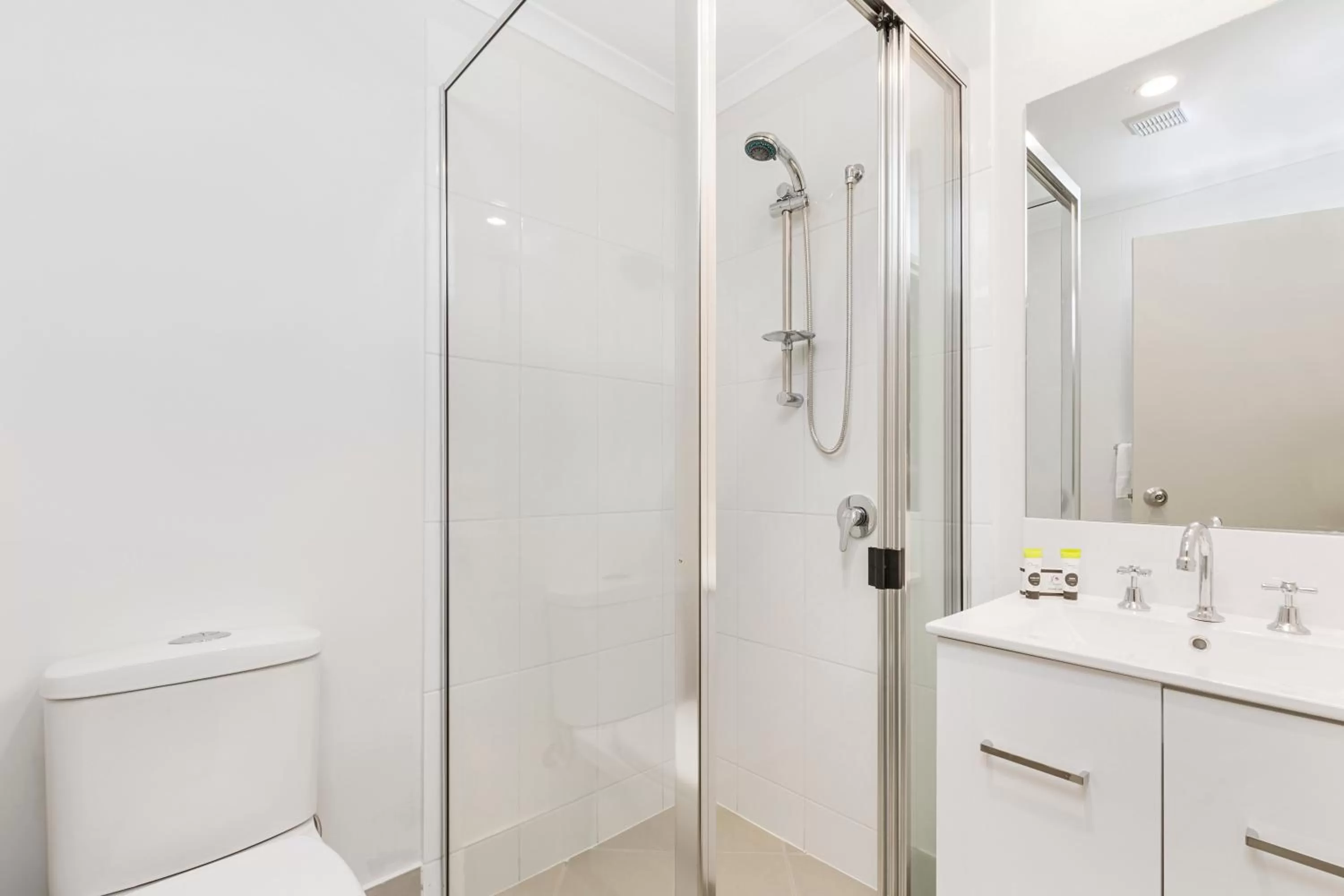 Deluxe Twin Room in Rockhampton Riverside Central Hotel Official