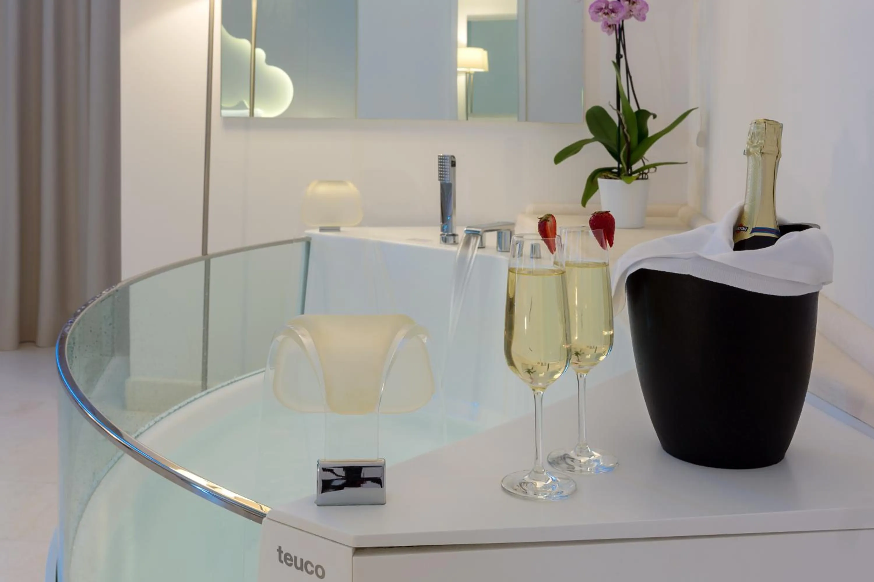 Junior Suite with Sea View in Villa Piedimonte