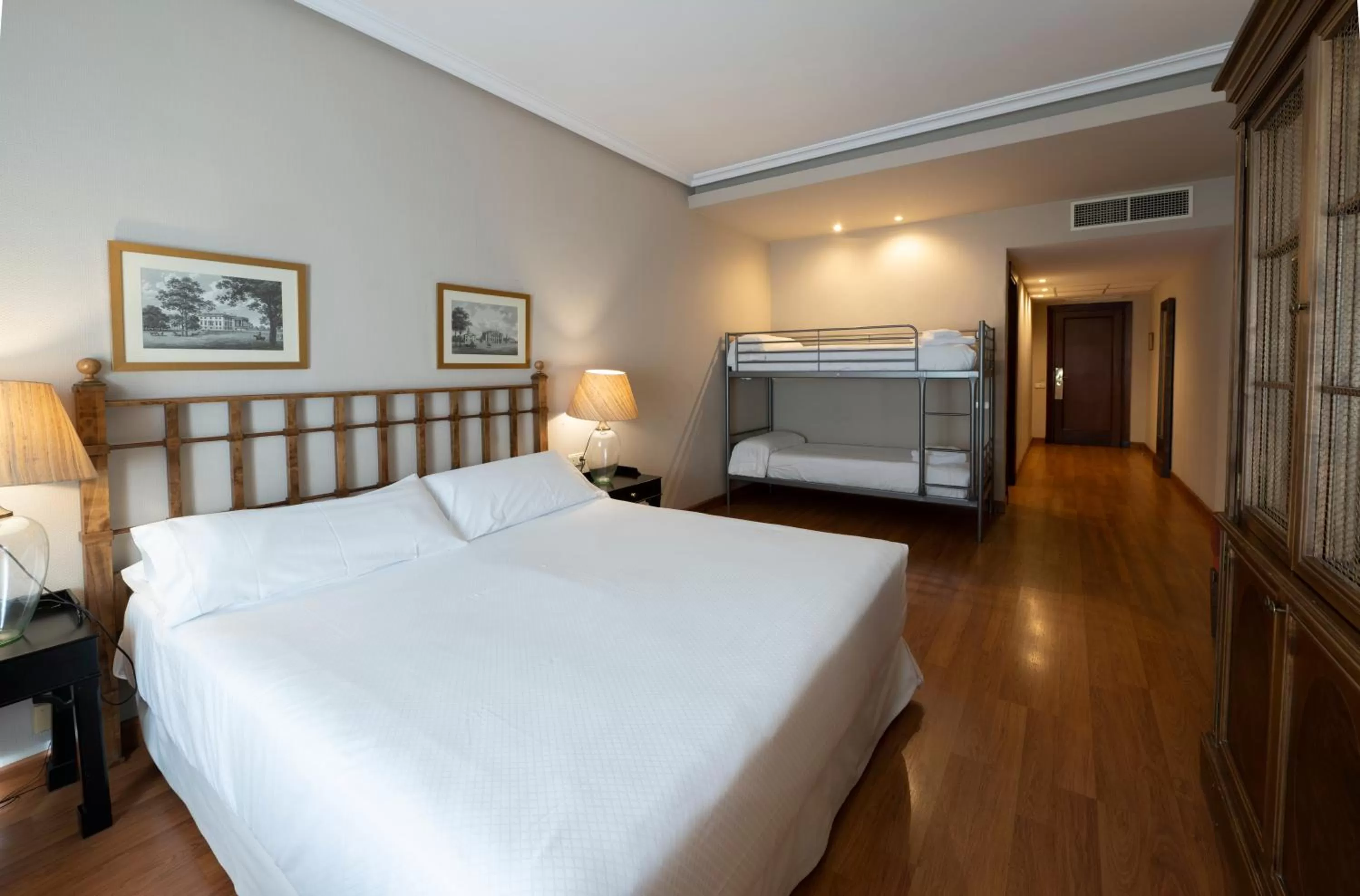 Quadruple Room in Barceló León Conde Luna