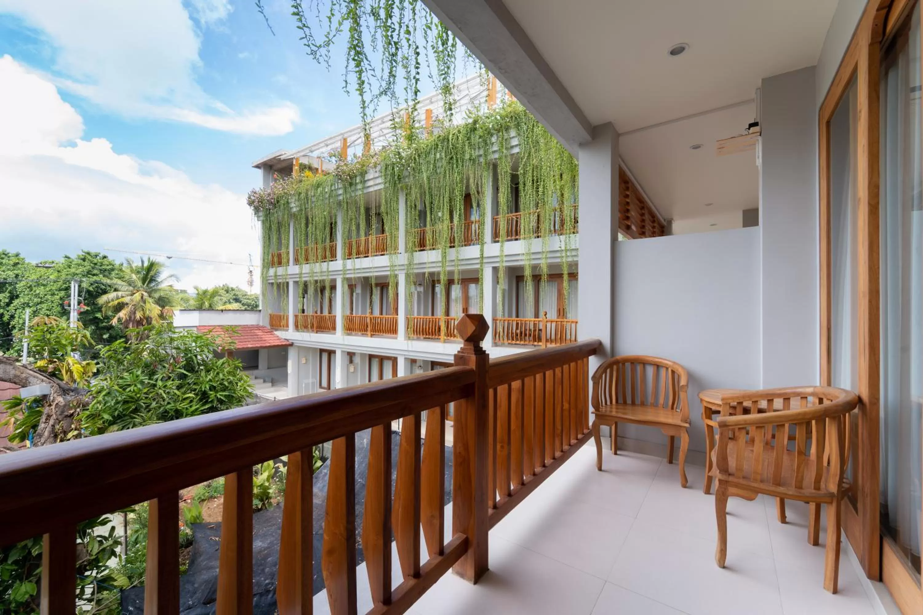 Superior Twin Room in Komodo Lodge