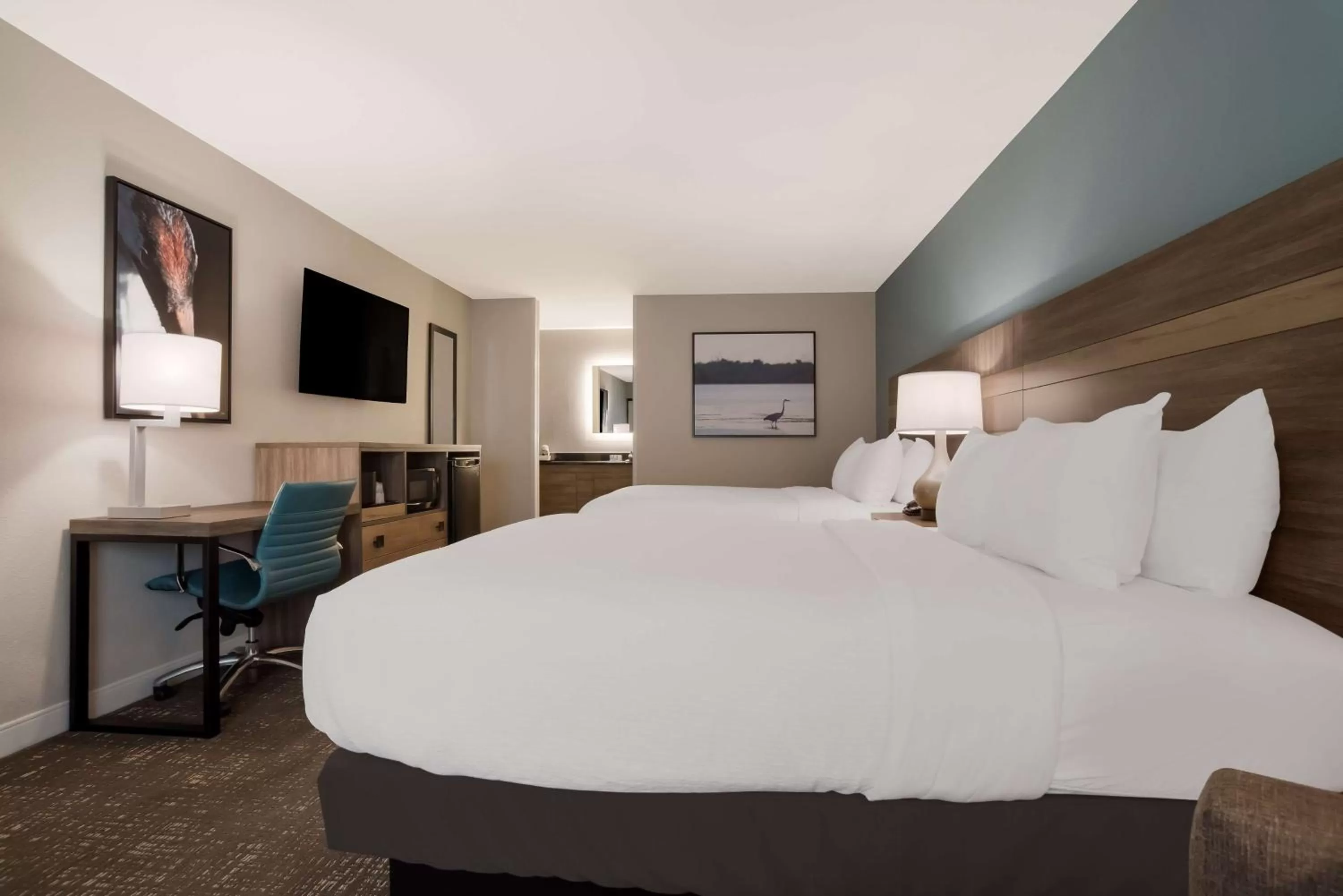 Queen Room with Two Queen Beds - Non-Smoking in Best Western Flagship Inn