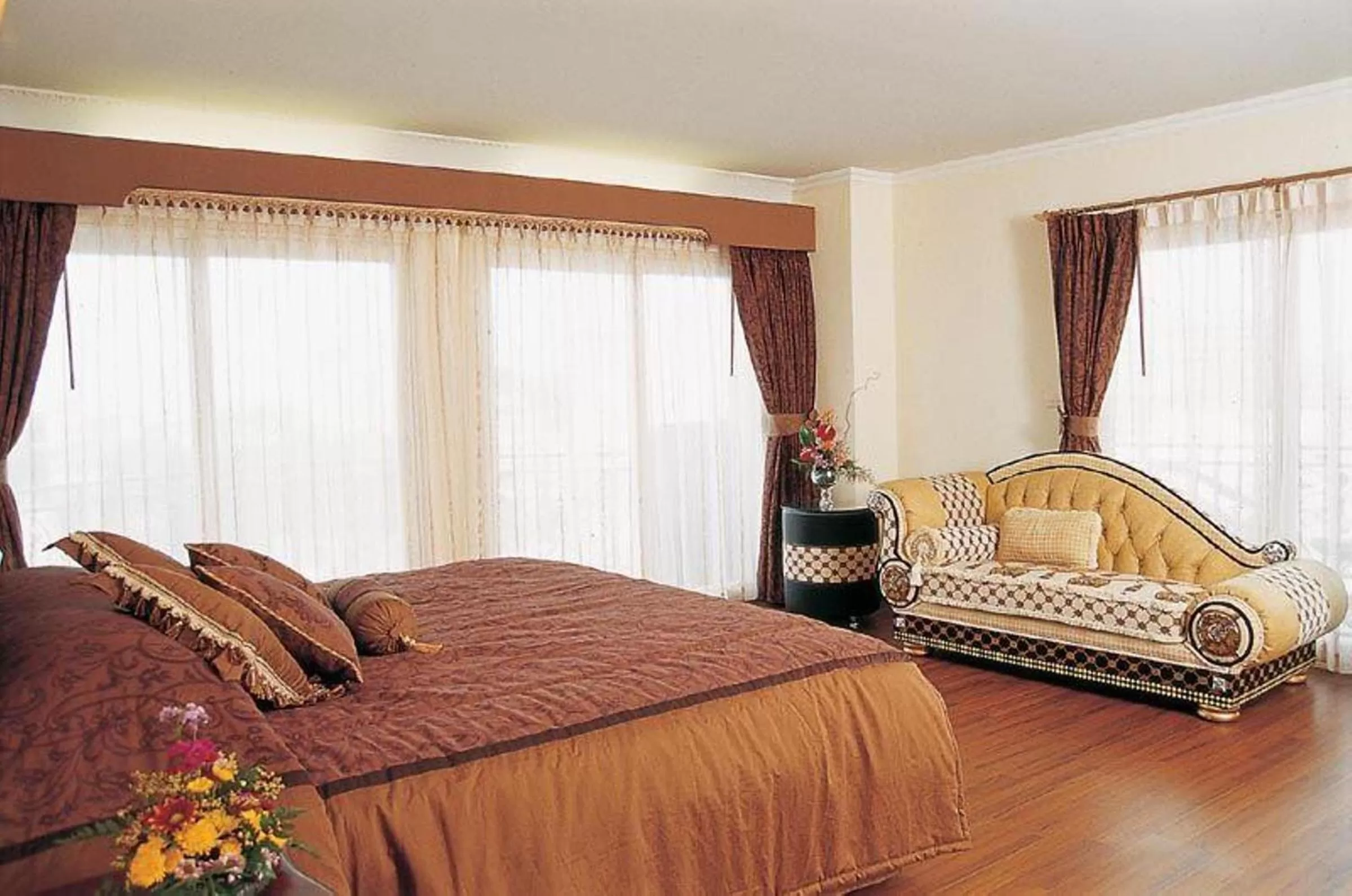 Deluxe Two-Bedroom Suite in LK Metropole