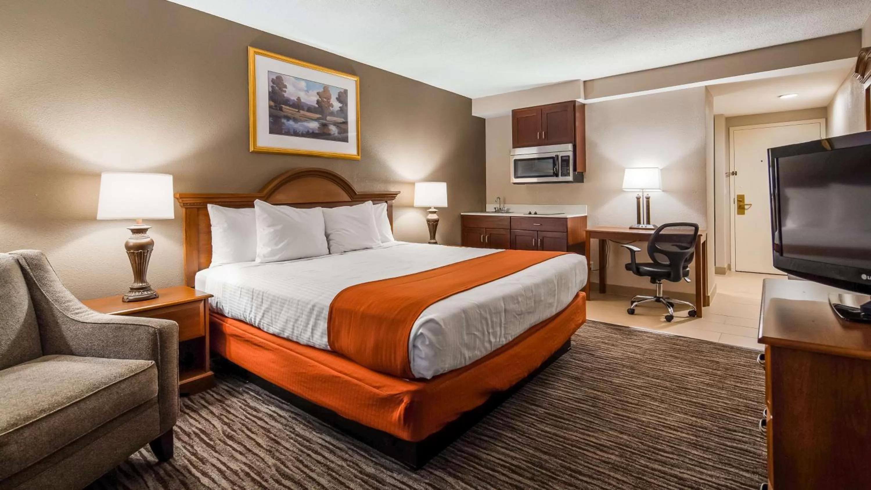 Executive King Room - Non-Smoking in Best Western Gateway Adirondack Inn