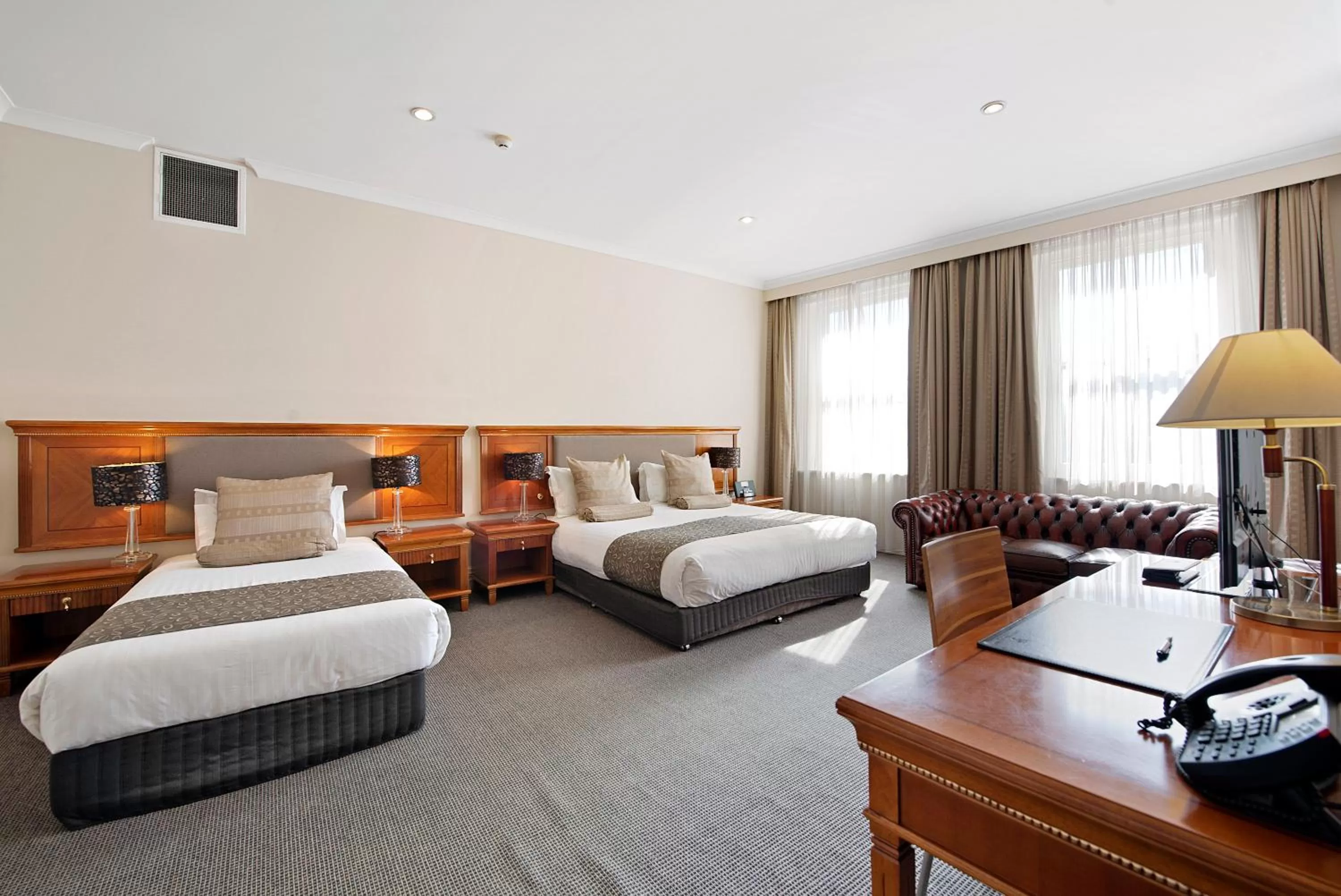 Deluxe Twin Room in The Grand Hotel Launceston (Formerly Clarion Hotel)