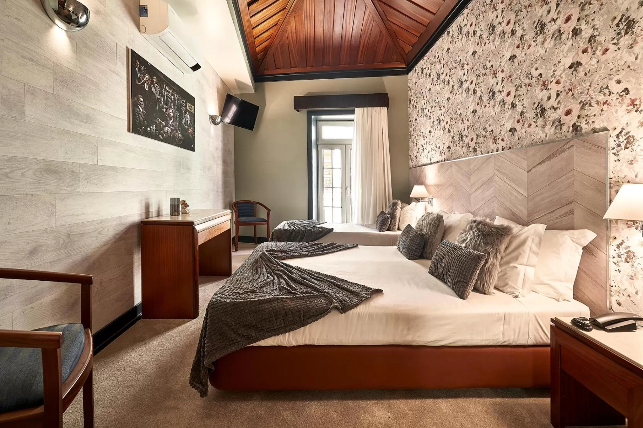 Triple Room in Galeria Suite Hotel