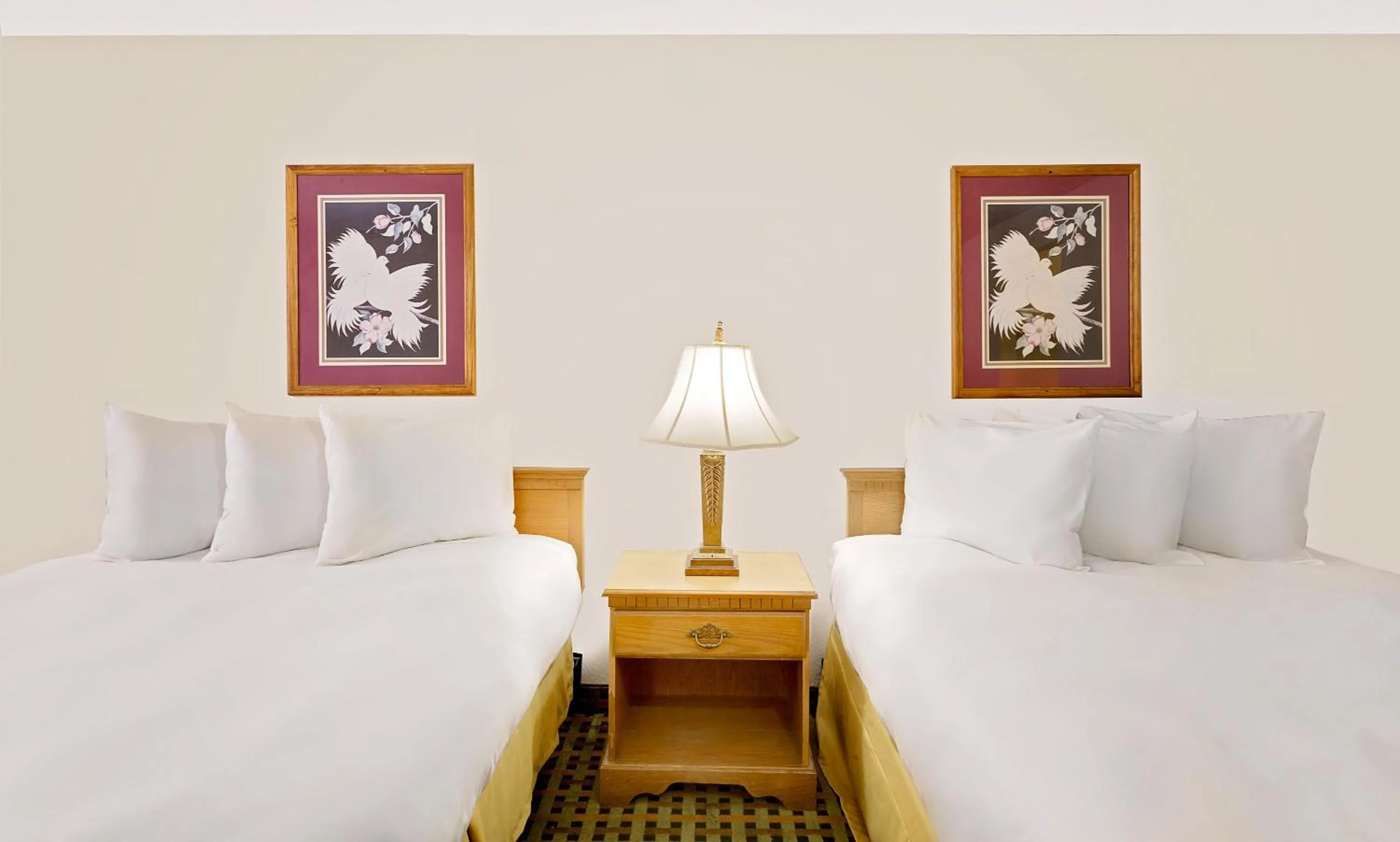 Queen Suite in Silver Queen Inn