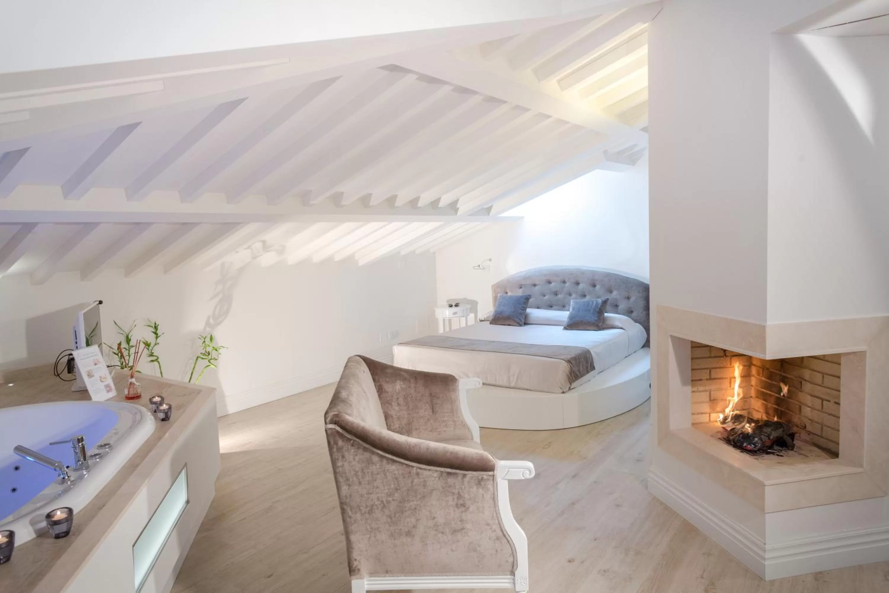 Queen Suite with Spa Bath in VILLA LIBERTY Boutique Hotel - Borgo Capitano Collection