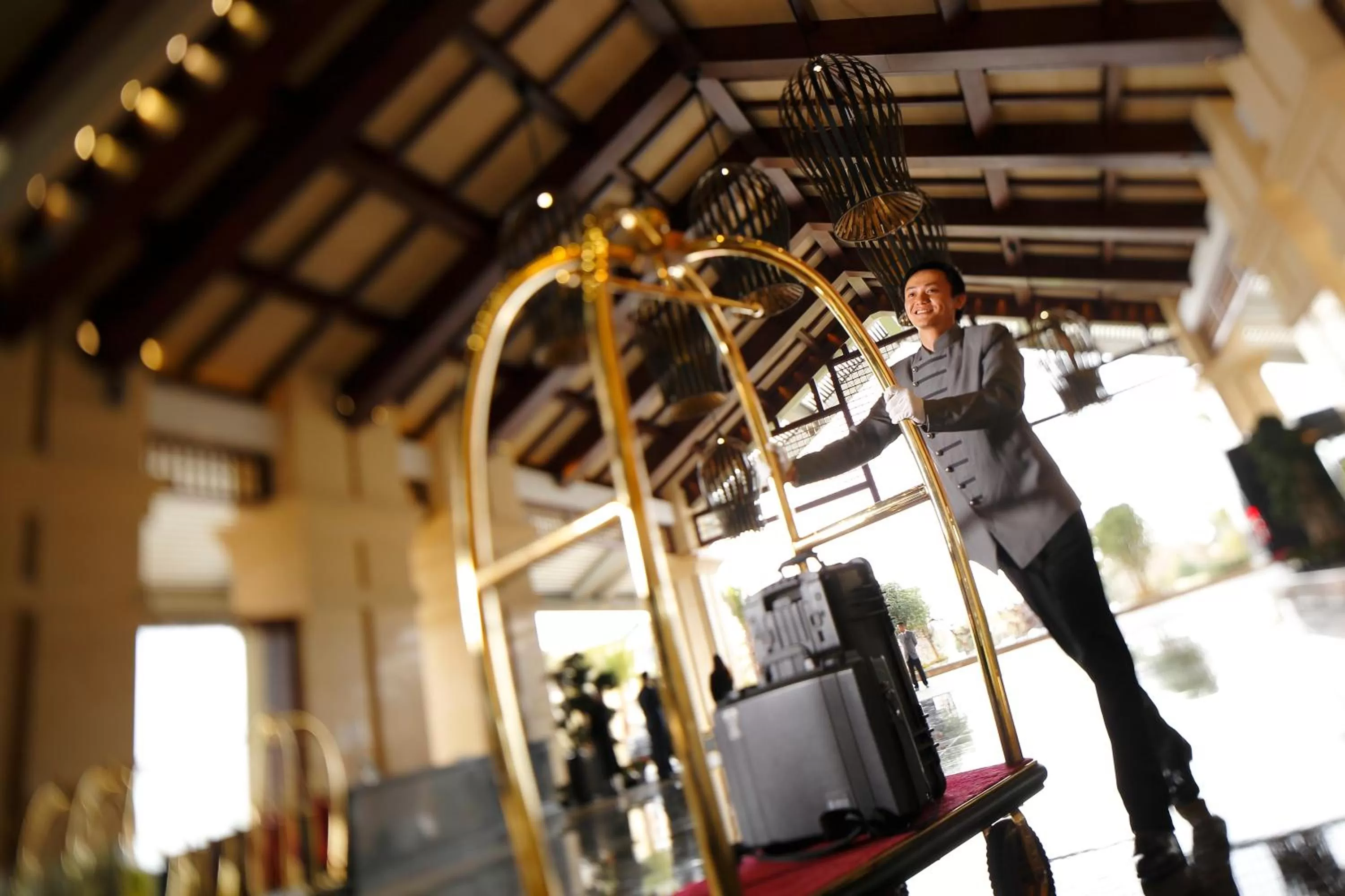 concierge in InterContinental Kunming by IHG