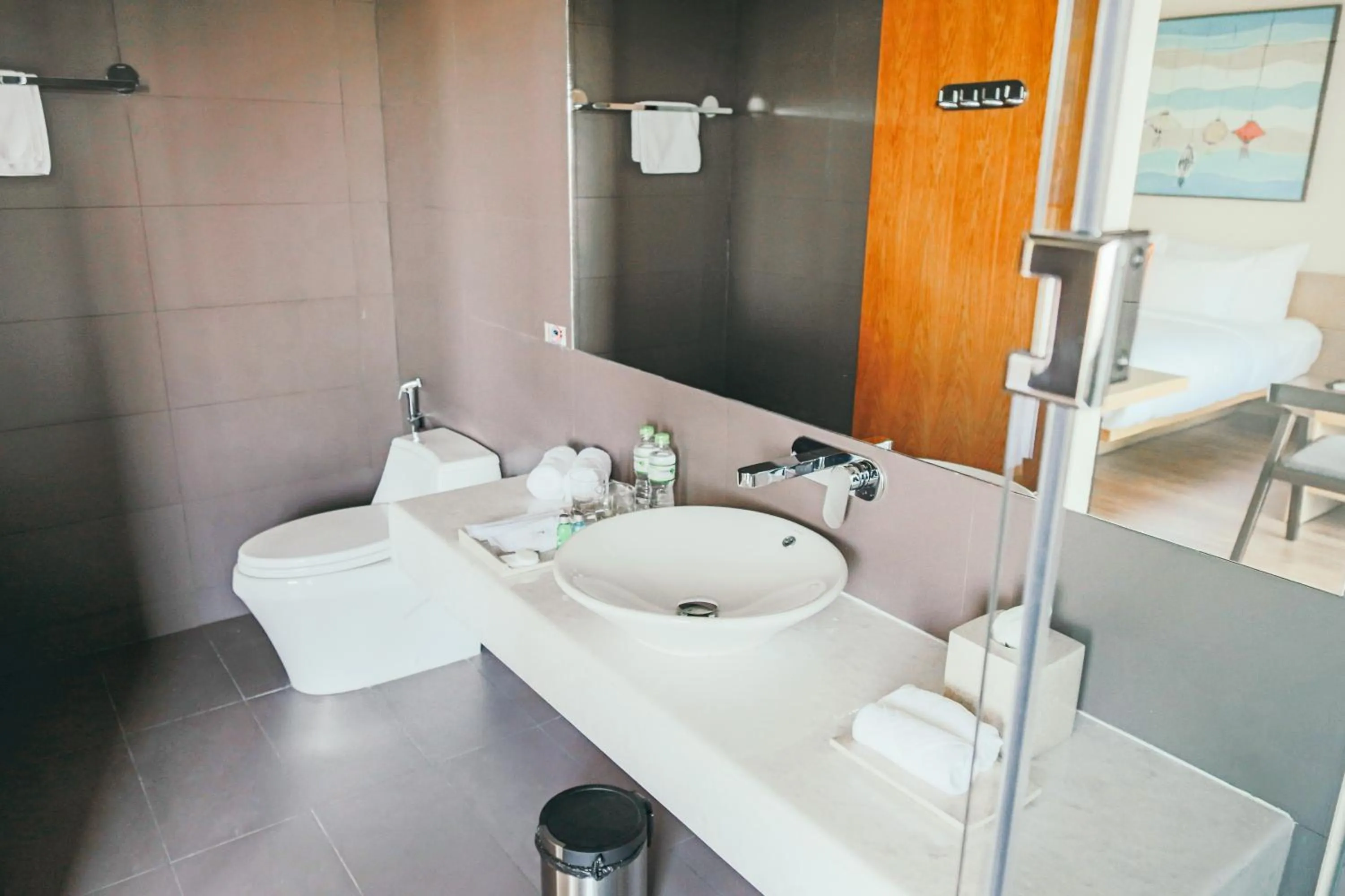 Superior Twin Room with City View in Mulberry Collection Silk Eco