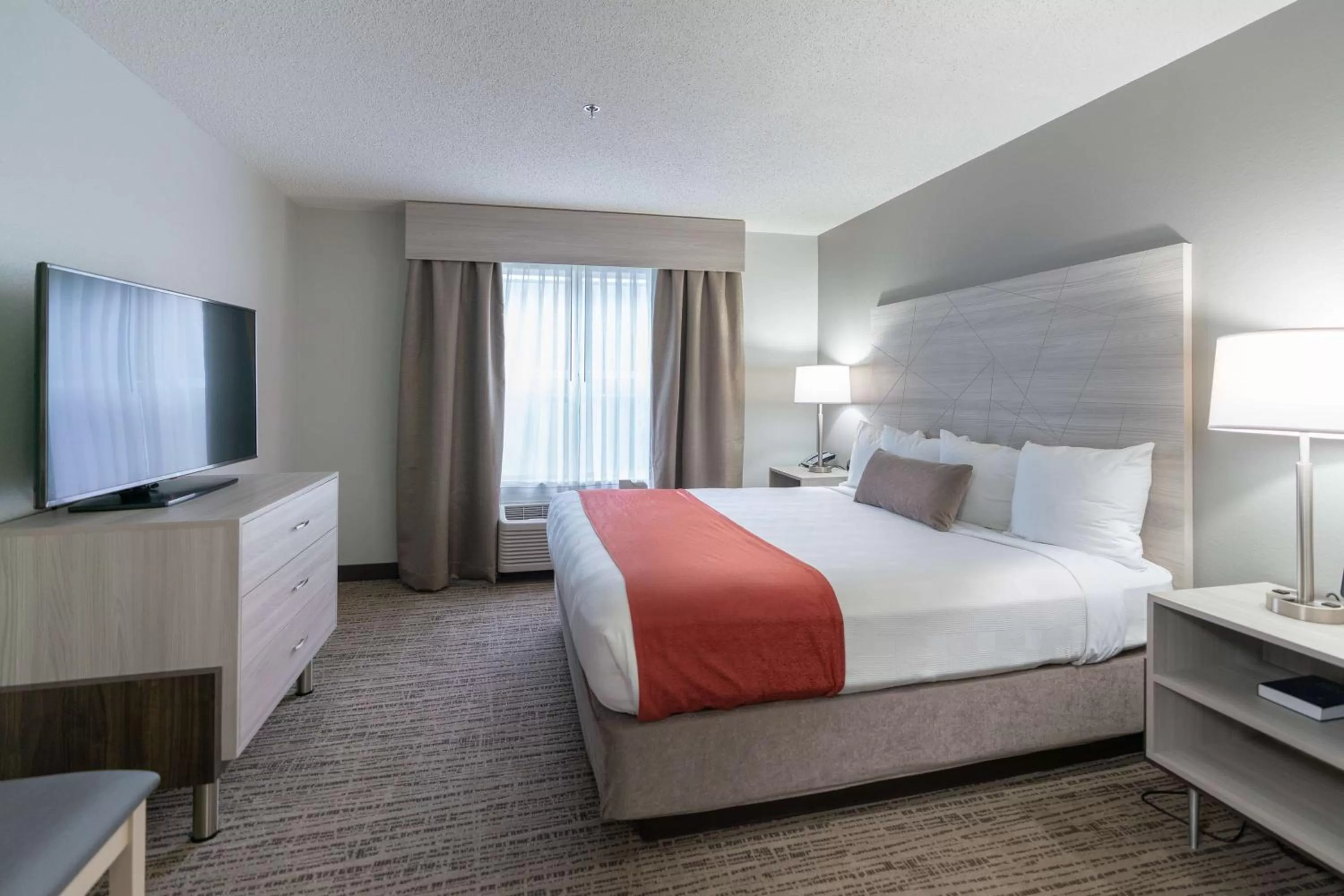 King Room with Bath Tub - Disability Access in Best Western Plus Lake City