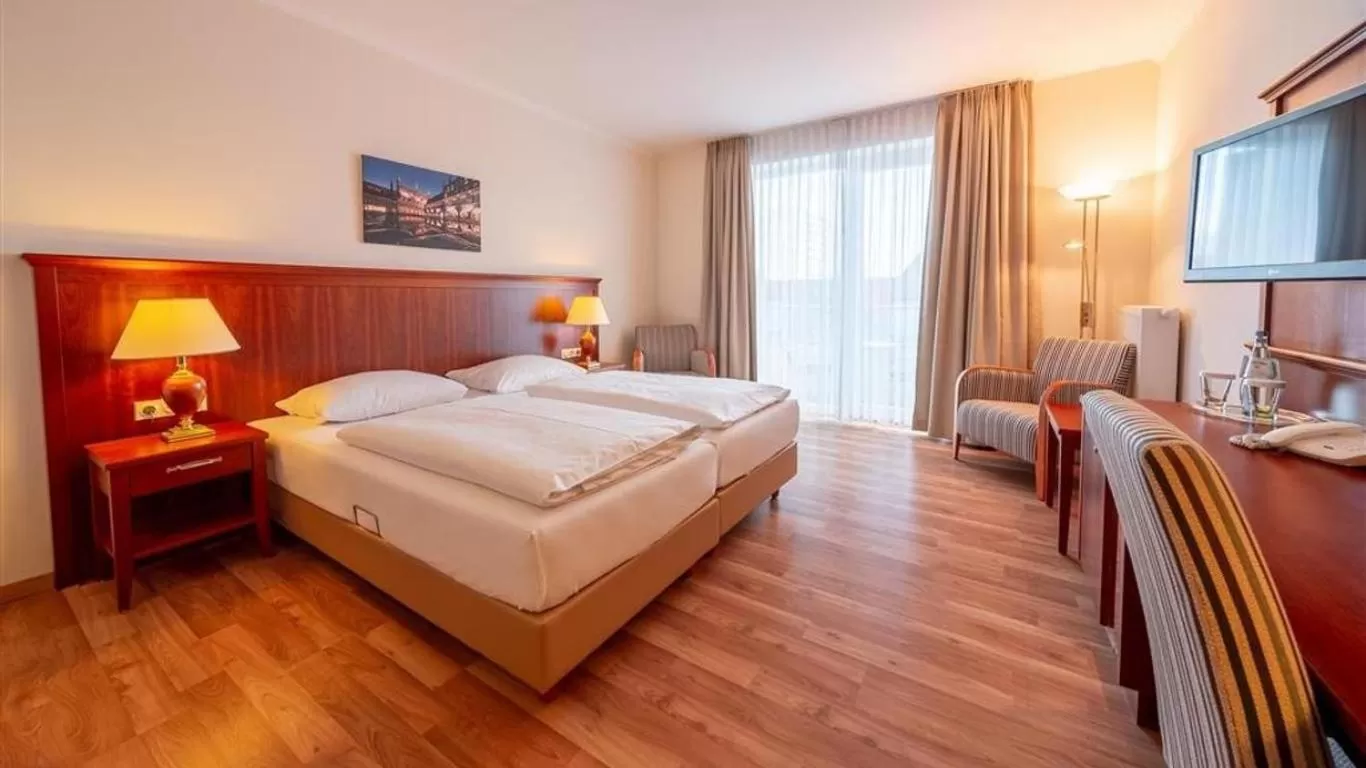 Superior Double Room - single occupancy in Hotel Hanseatischer Hof