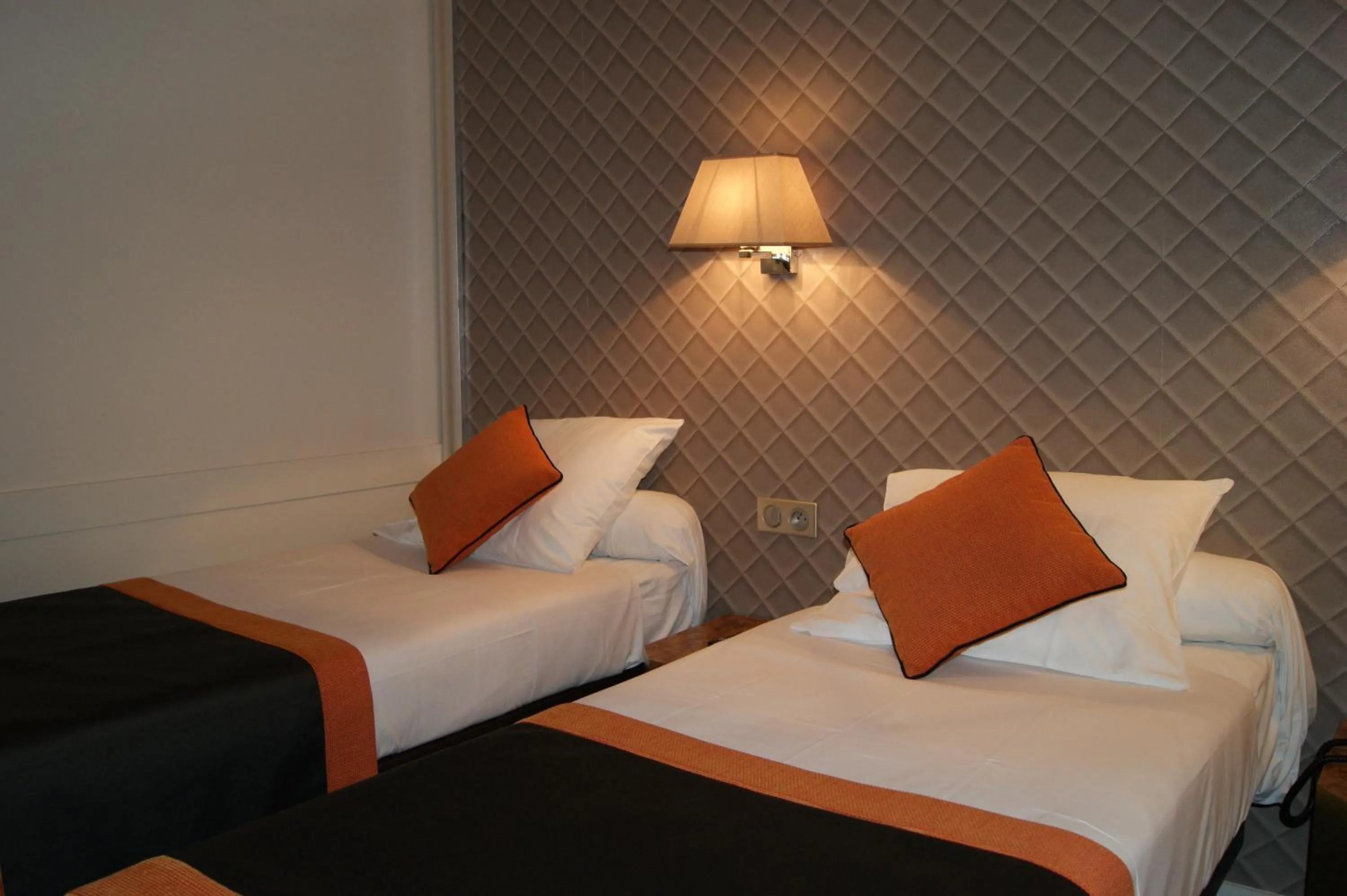 Twin Room in Hotel d'Amiens