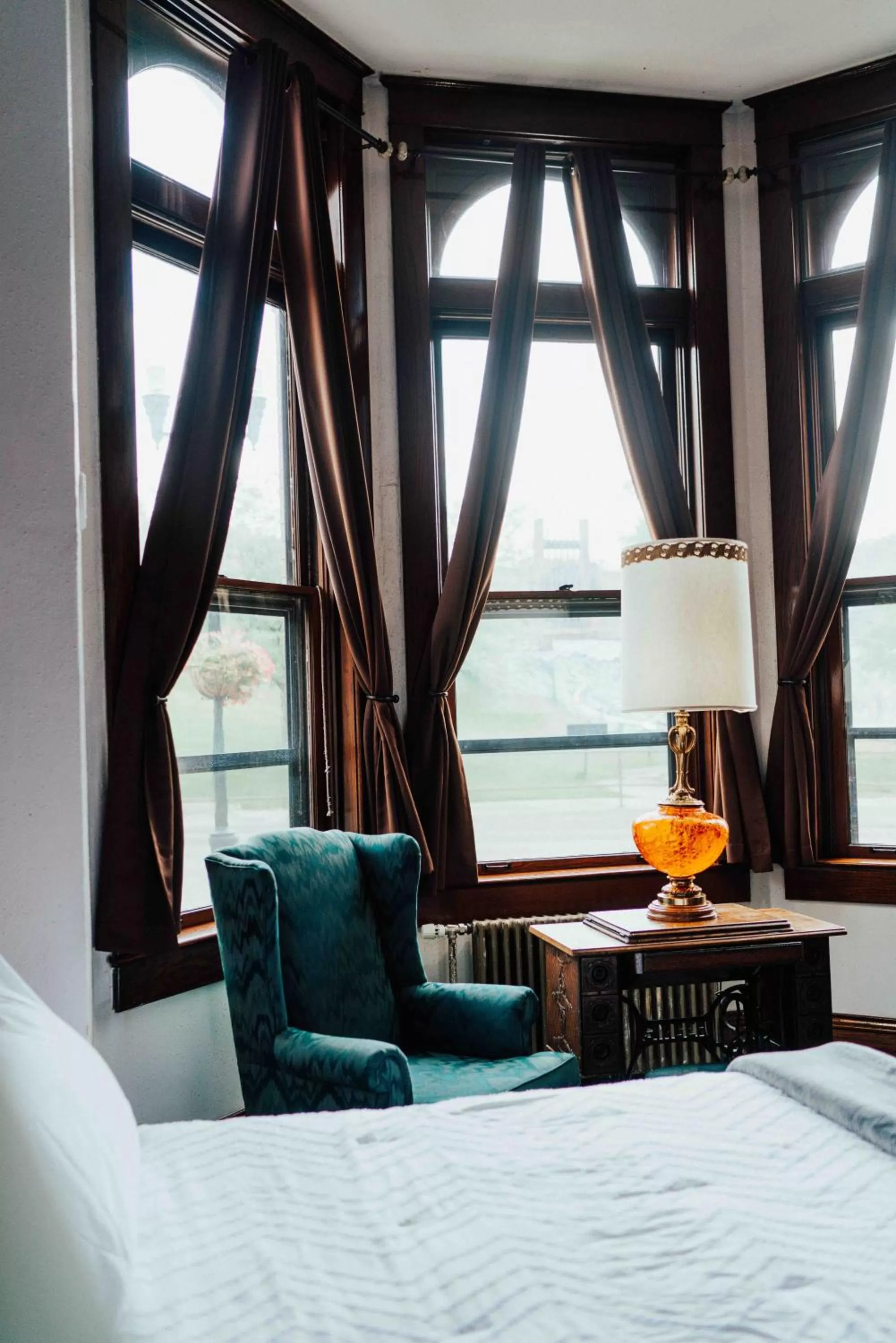 Deluxe Suite in Town Hall Inn