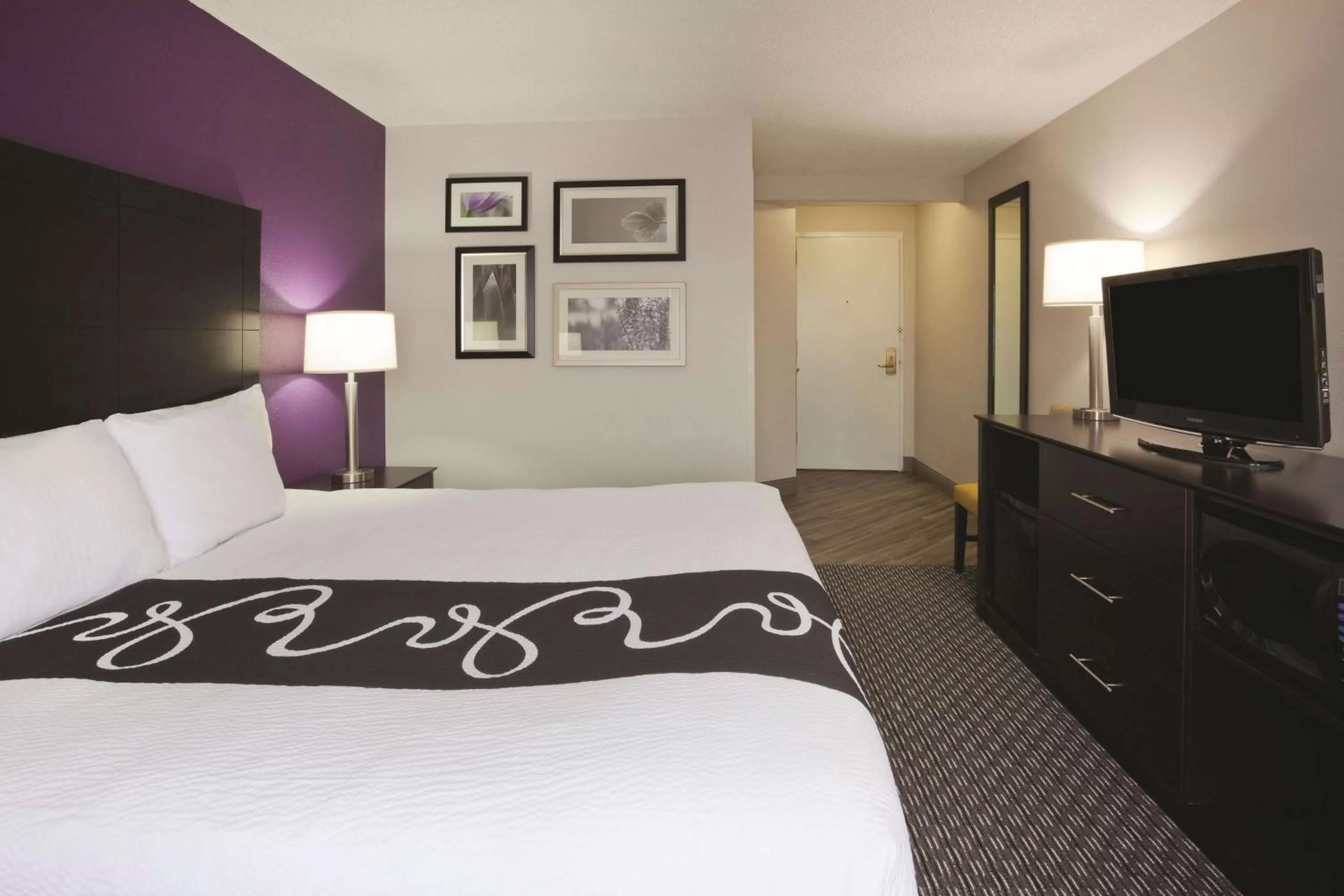 King Room - Disability Access in La Quinta by Wyndham Minneapolis Bloomington W - FREE AIRPORT SHUTTLE