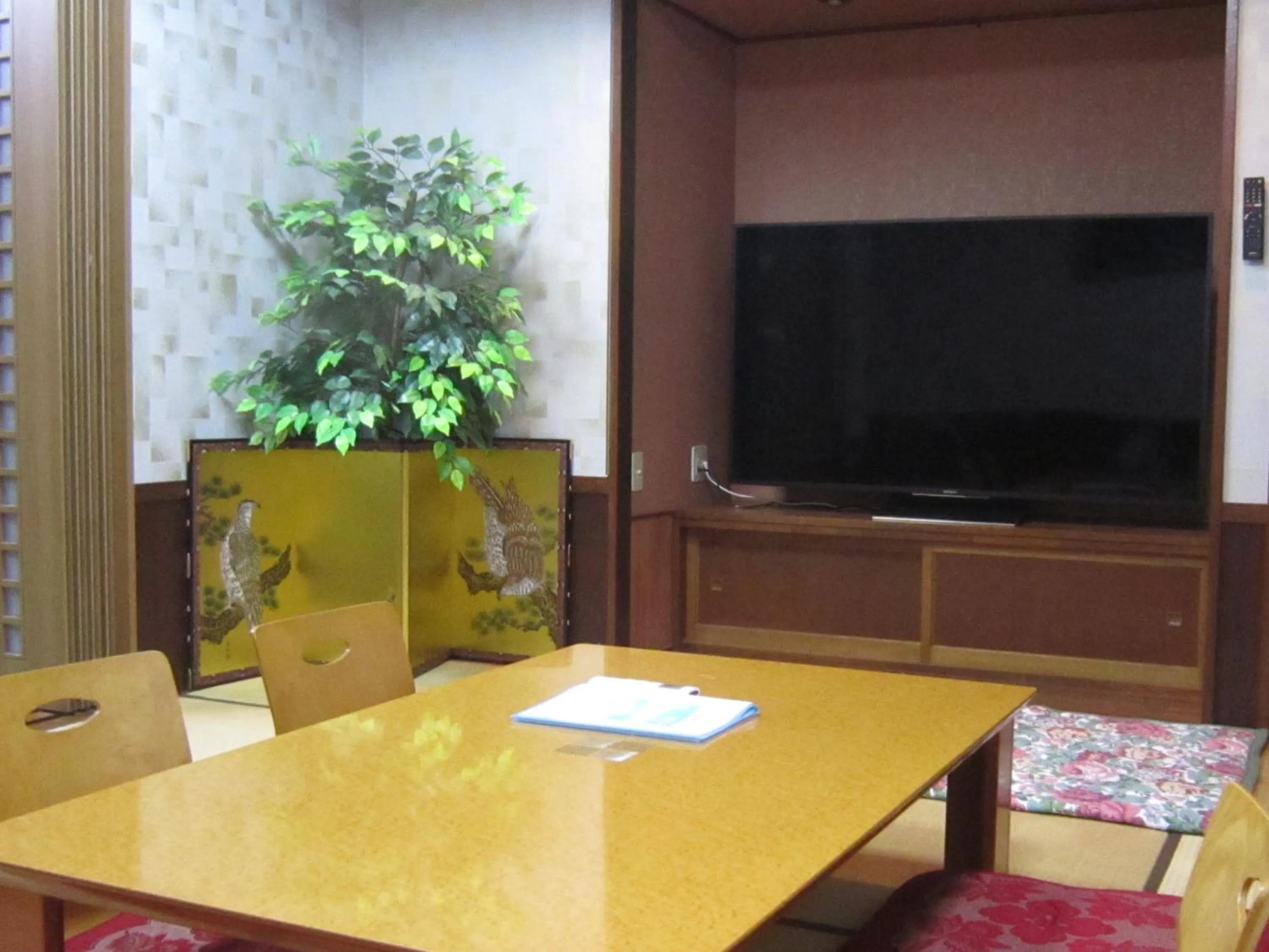 Deluxe Suite in Minato Oasis Numazu / 沼津観光の中心、伊豆観光の拠点に好立地！沼津港に位置し交通・飲食・コンビニ等至便です！