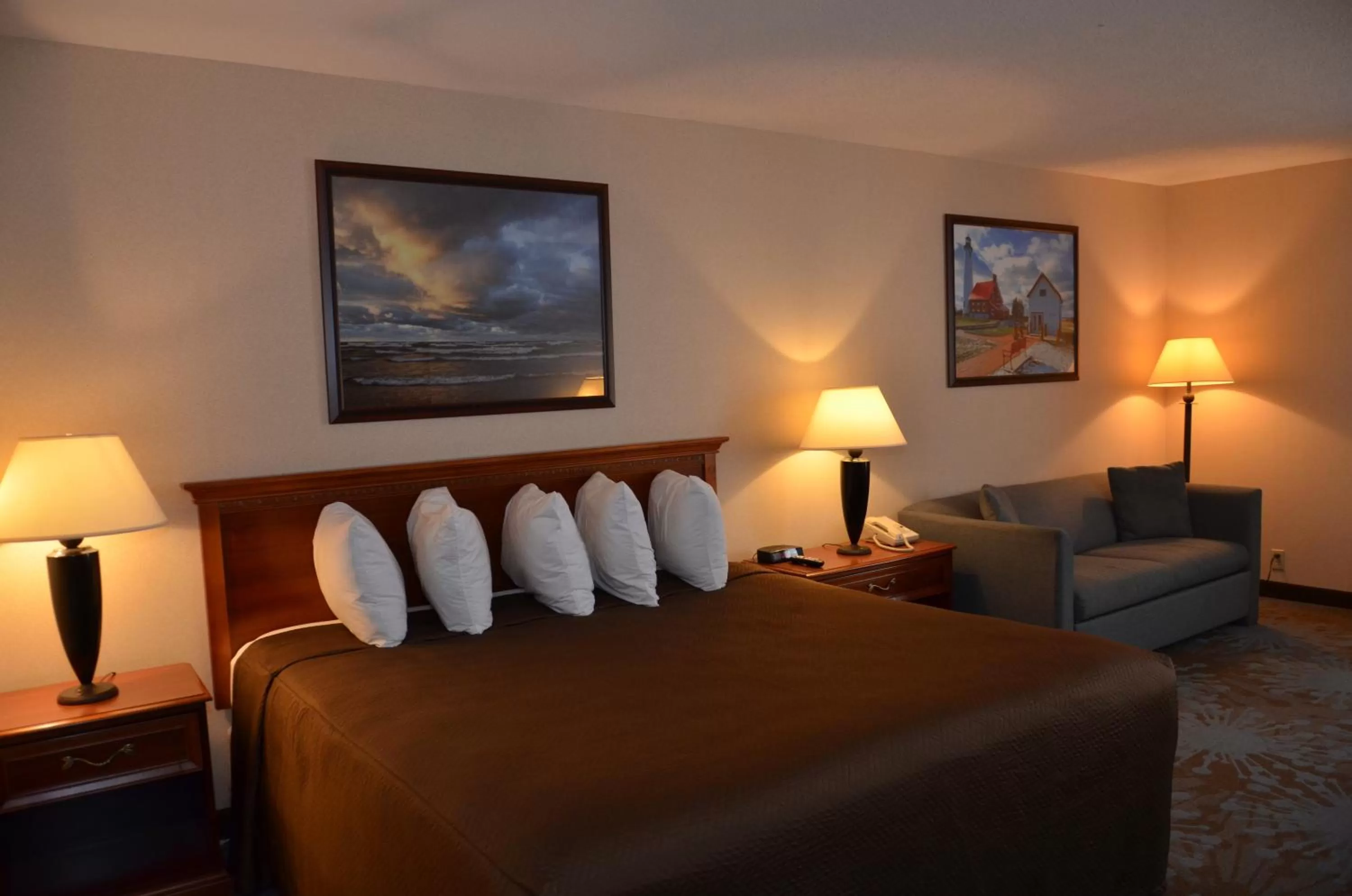 Quadruple Room - single occupancy in Tawas Bay Beach Resort & Conference Center