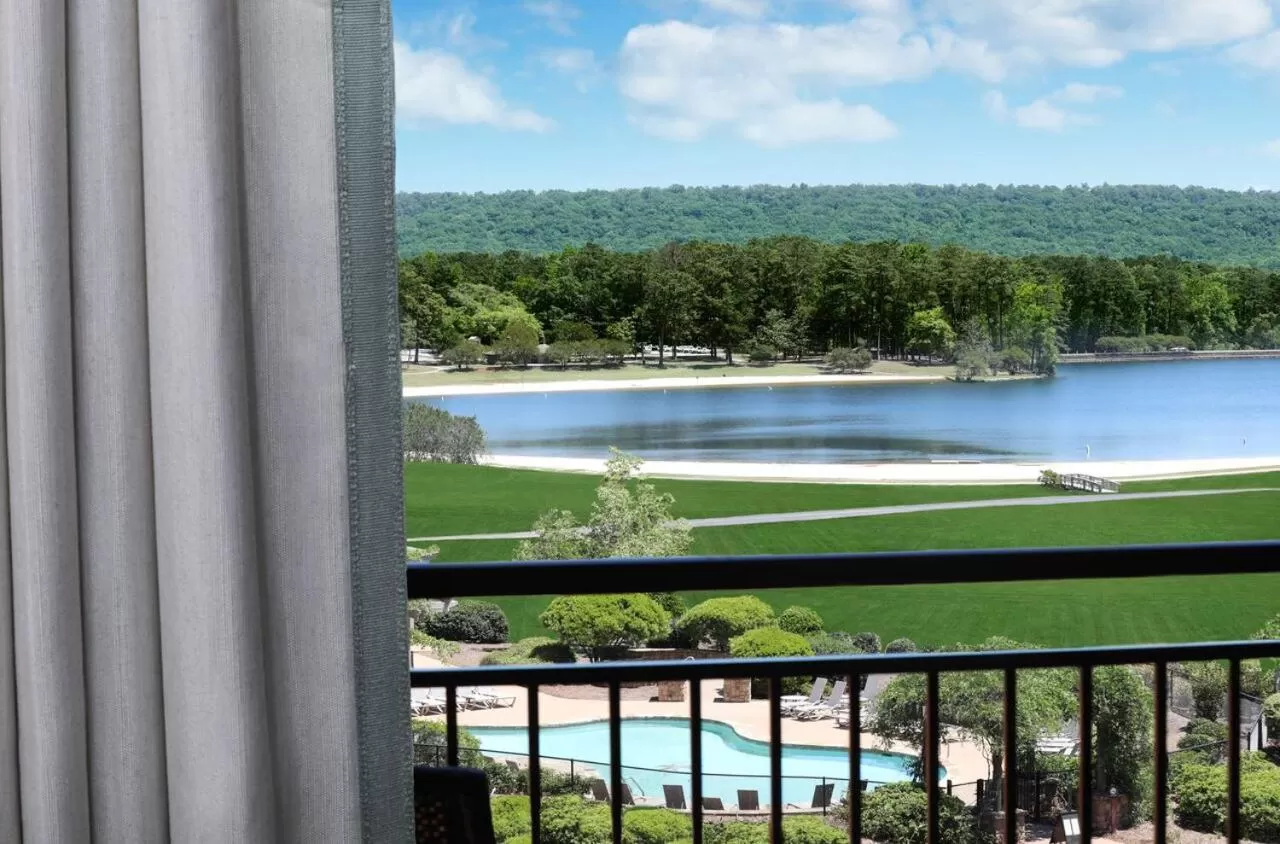 Lodge and Spa Lake View 2 Queens in Callaway Resort & Gardens