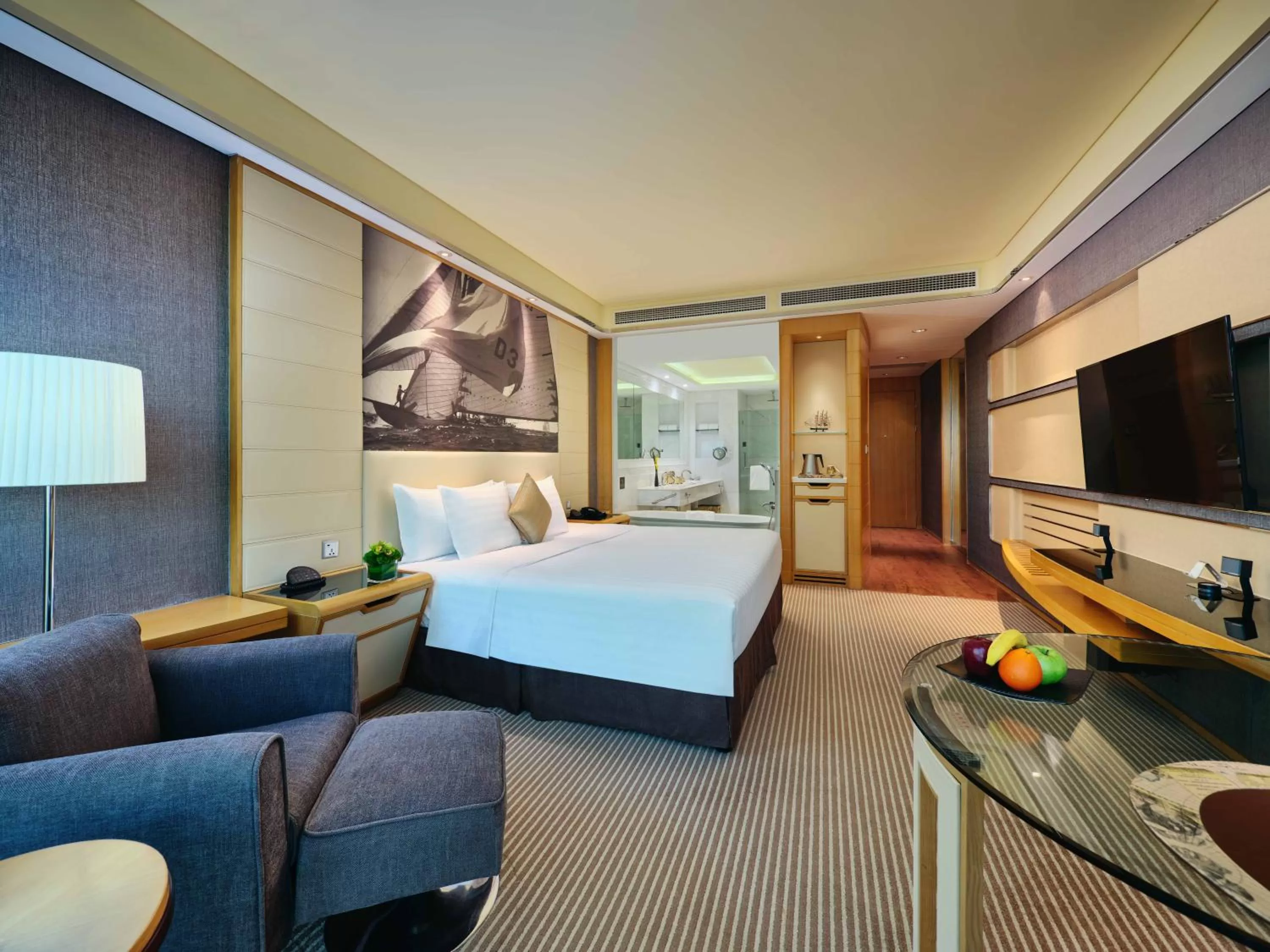 1 King Premium Jinji Lake View  in Crowne Plaza Suzhou by IHG