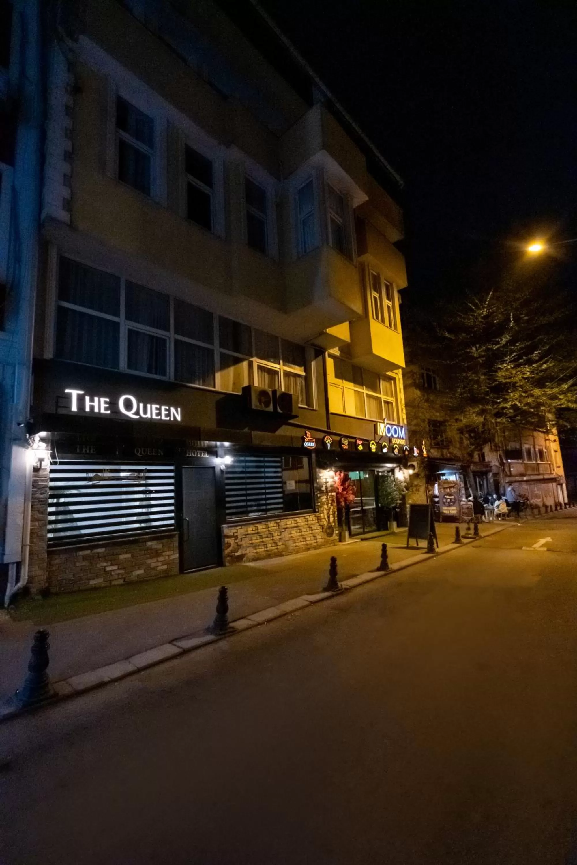 Property building in The Queen Hotel