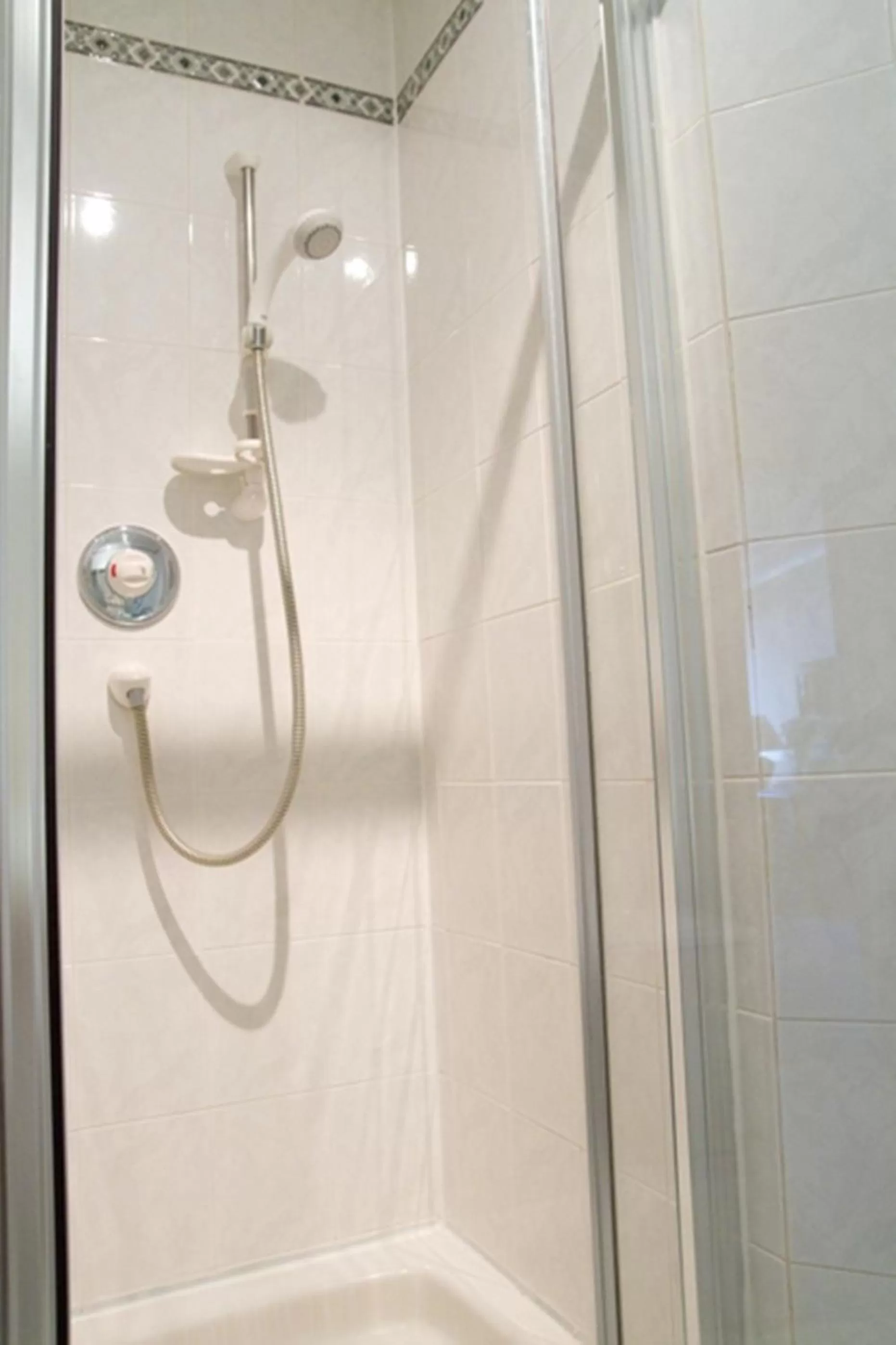 Classic Twin Room with Sea View in Cumbria Grand Hotel