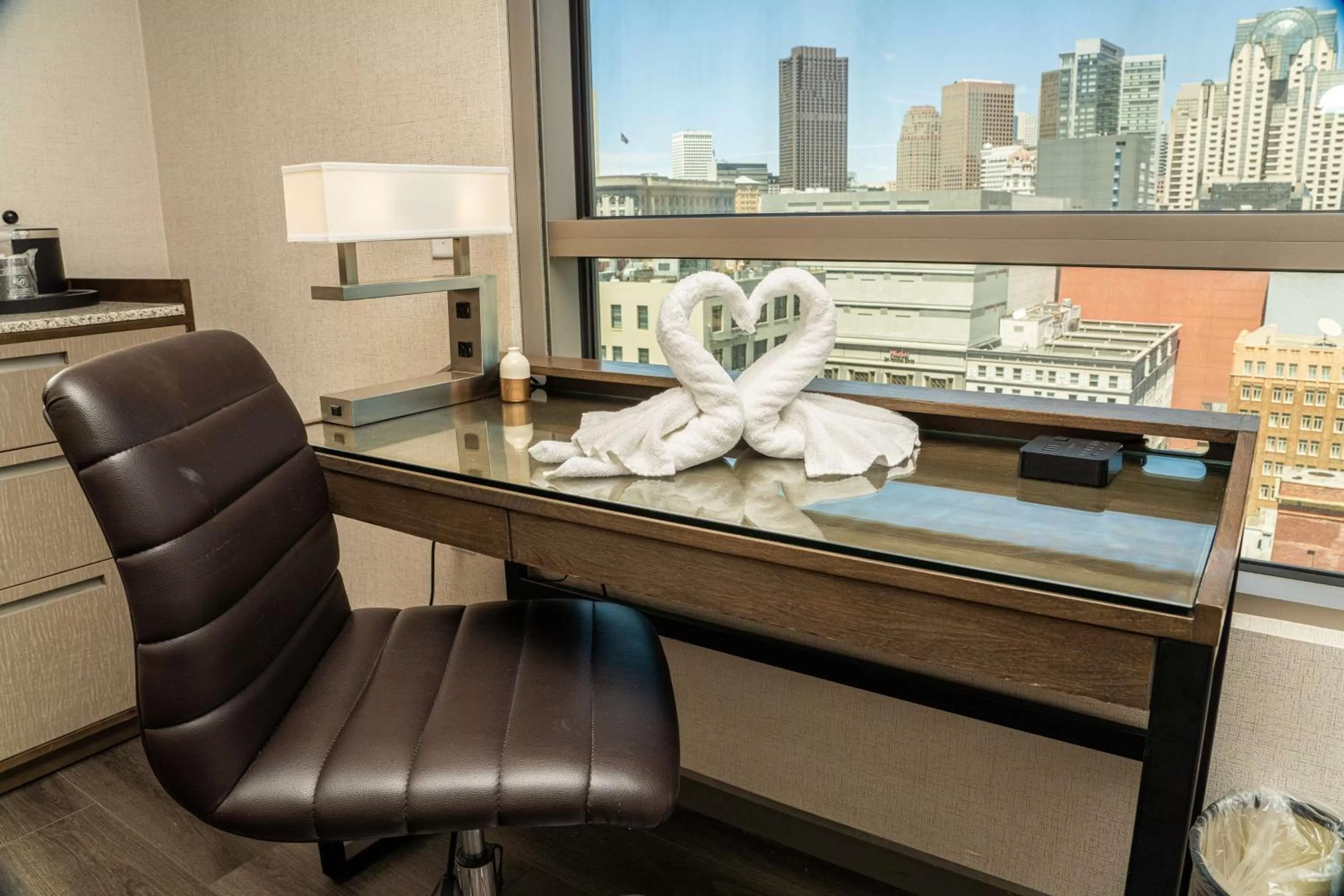 Deluxe King Room with City View in Hampton Inn San Francisco Downtown/Convention Center