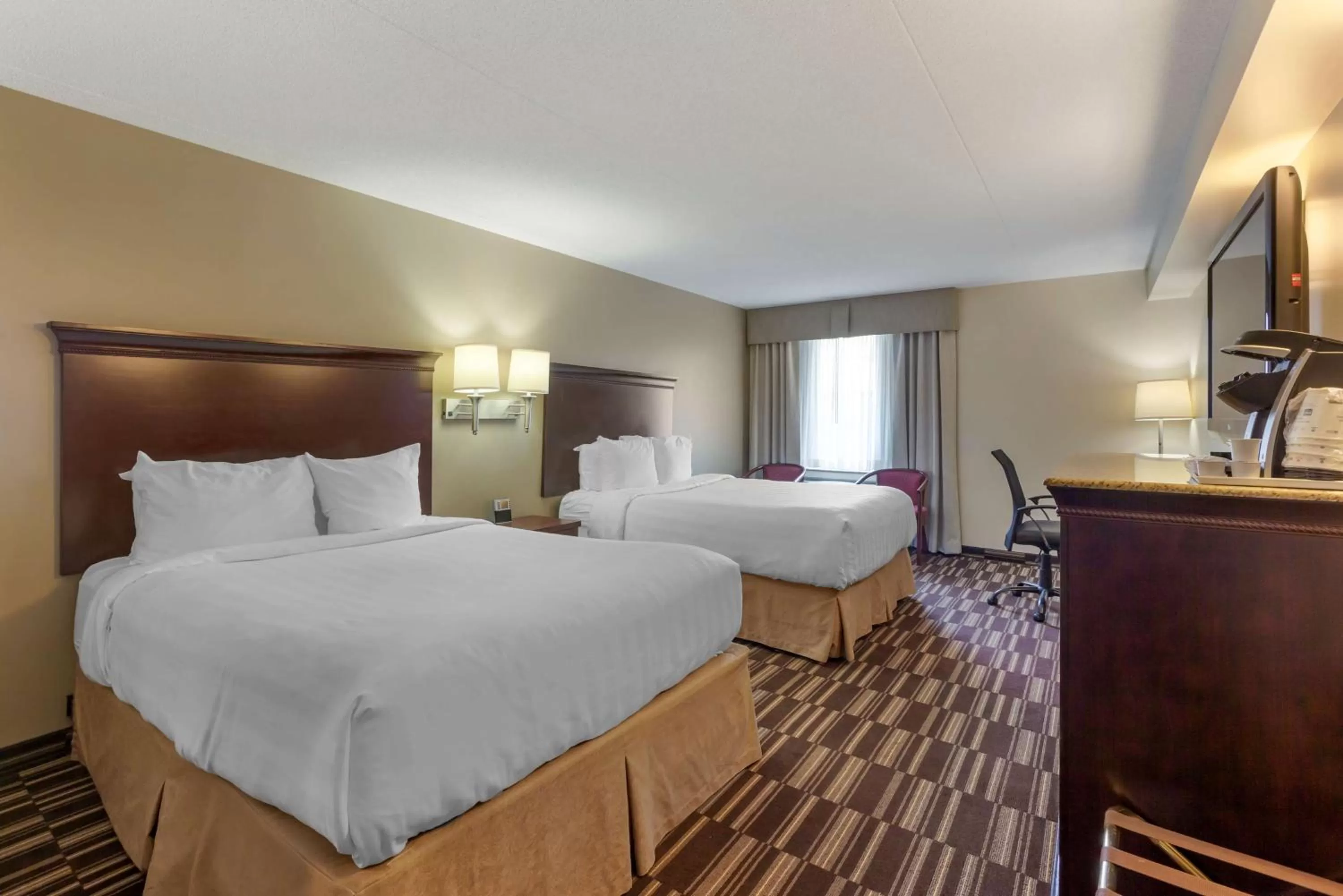 Queen Room with Two Queen Beds - Disability Access in Best Western Plus Orillia Hotel