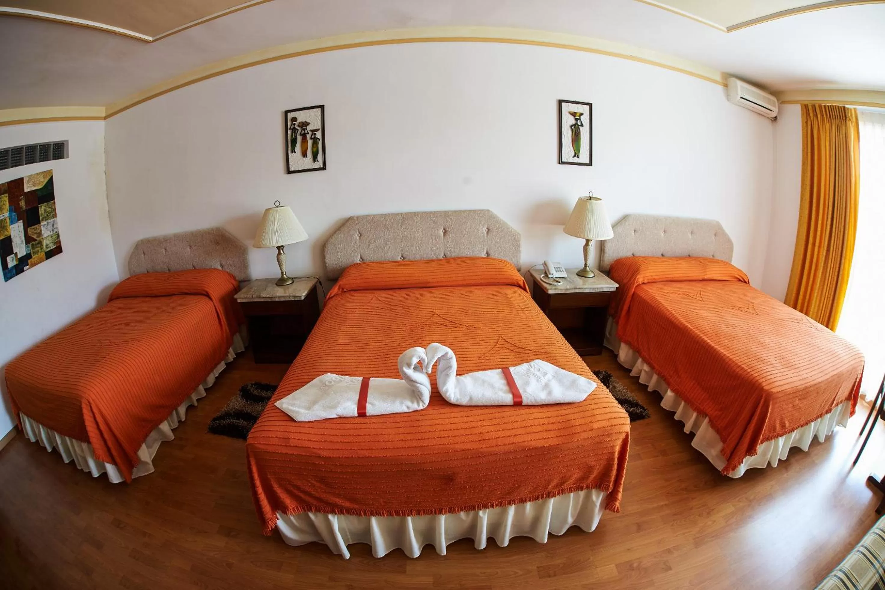 Superior Triple Room in Hotel Los Ceibos