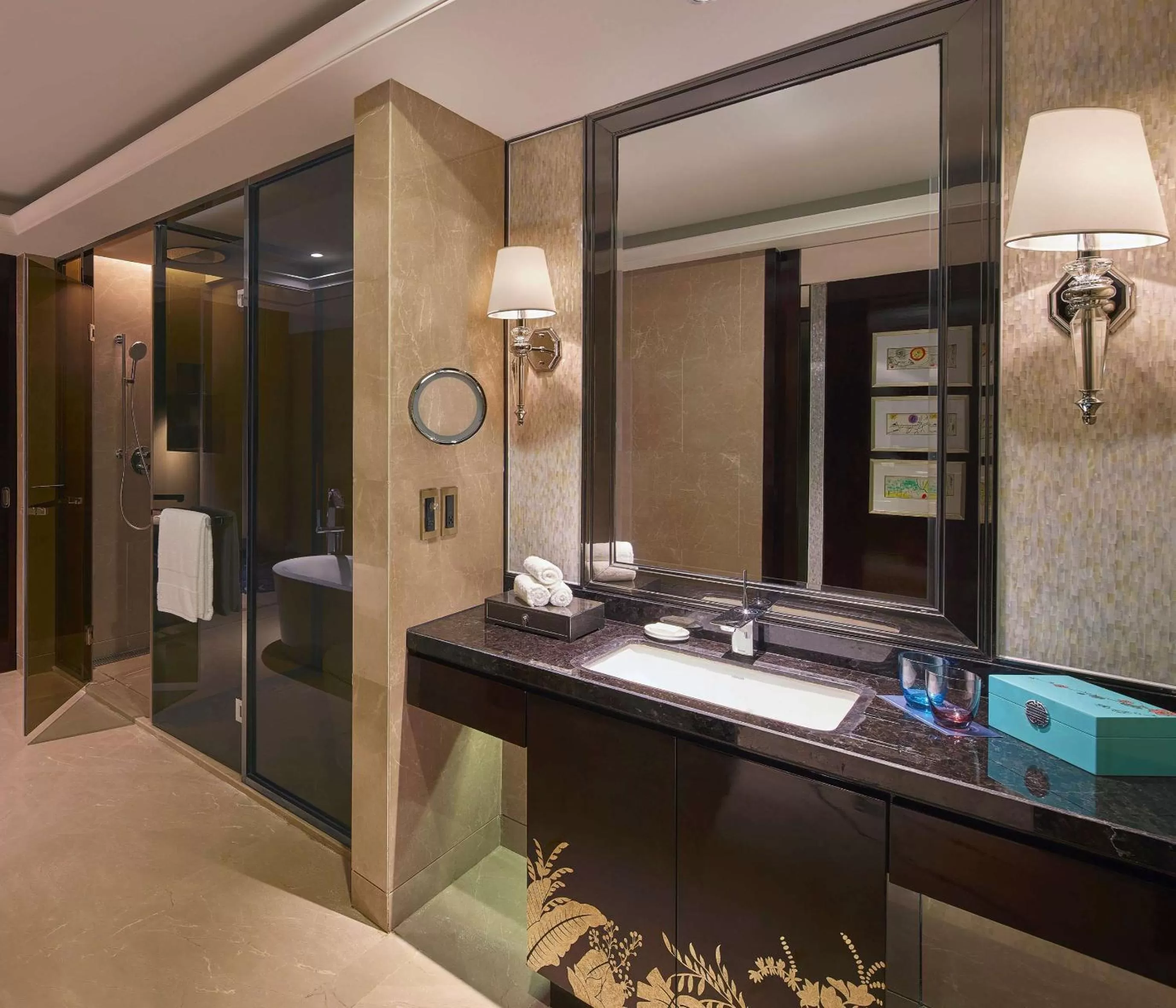 Ocean View Executive Twin Room with Lounge Access in Hilton Haikou