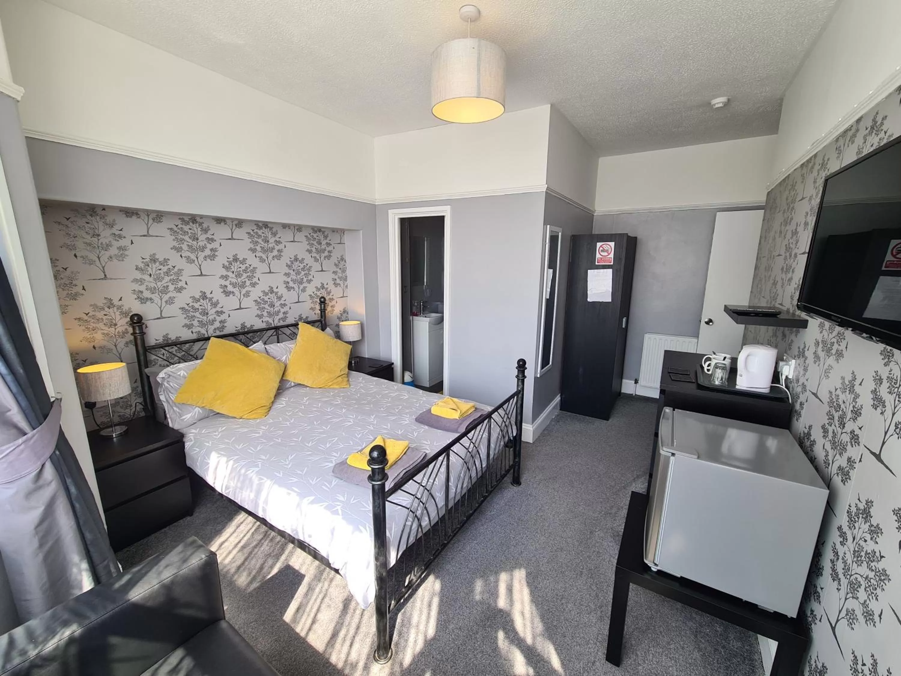 The Roslyn Guest House