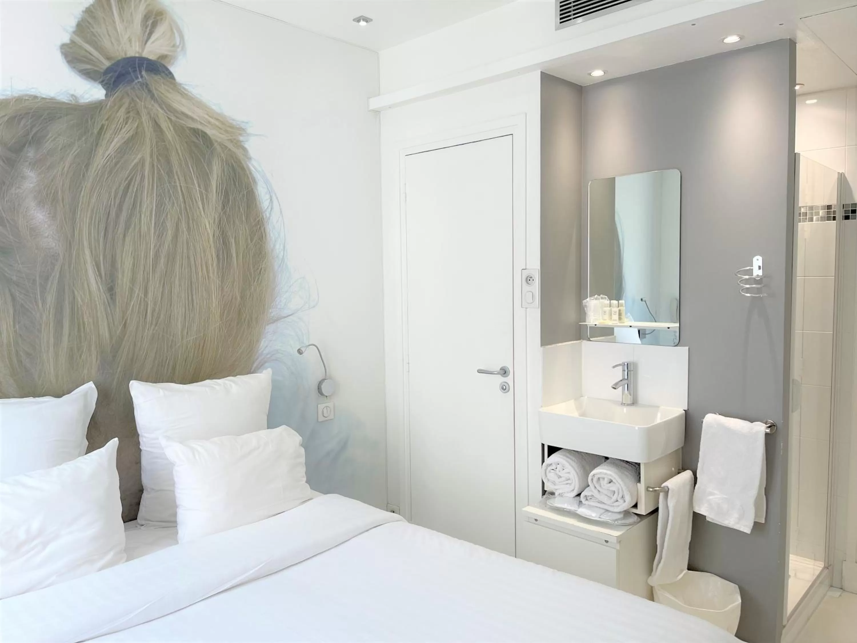 White Double Room in Blc Design Hotel