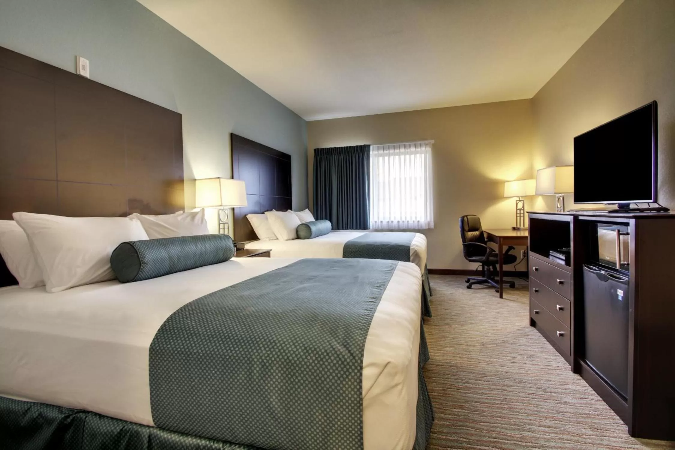 Queen Room with Two Queen Beds - Non-Smoking in Cobblestone Inn & Suites - Fort Dodge