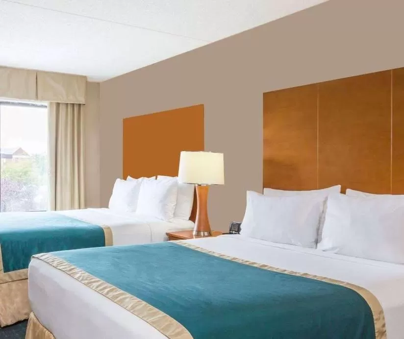 Queen Room with Two Queen Beds and Bath Tub - Mobility Accessible/Non-Smoking in Wingate by Wyndham Richmond Short Pump