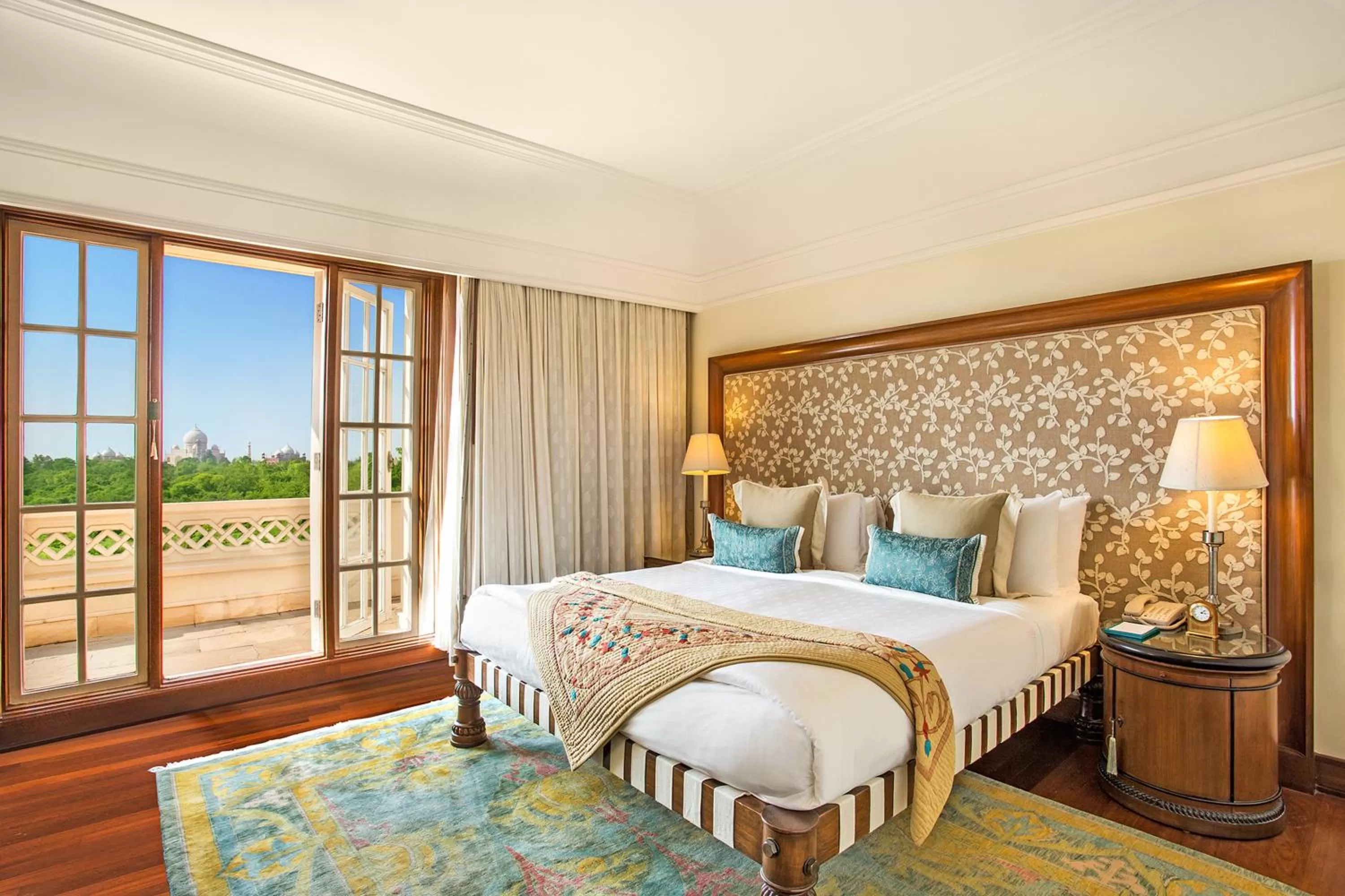 Deluxe Suite With Balcony And Taj Mahal View in The Oberoi Amarvilas Agra