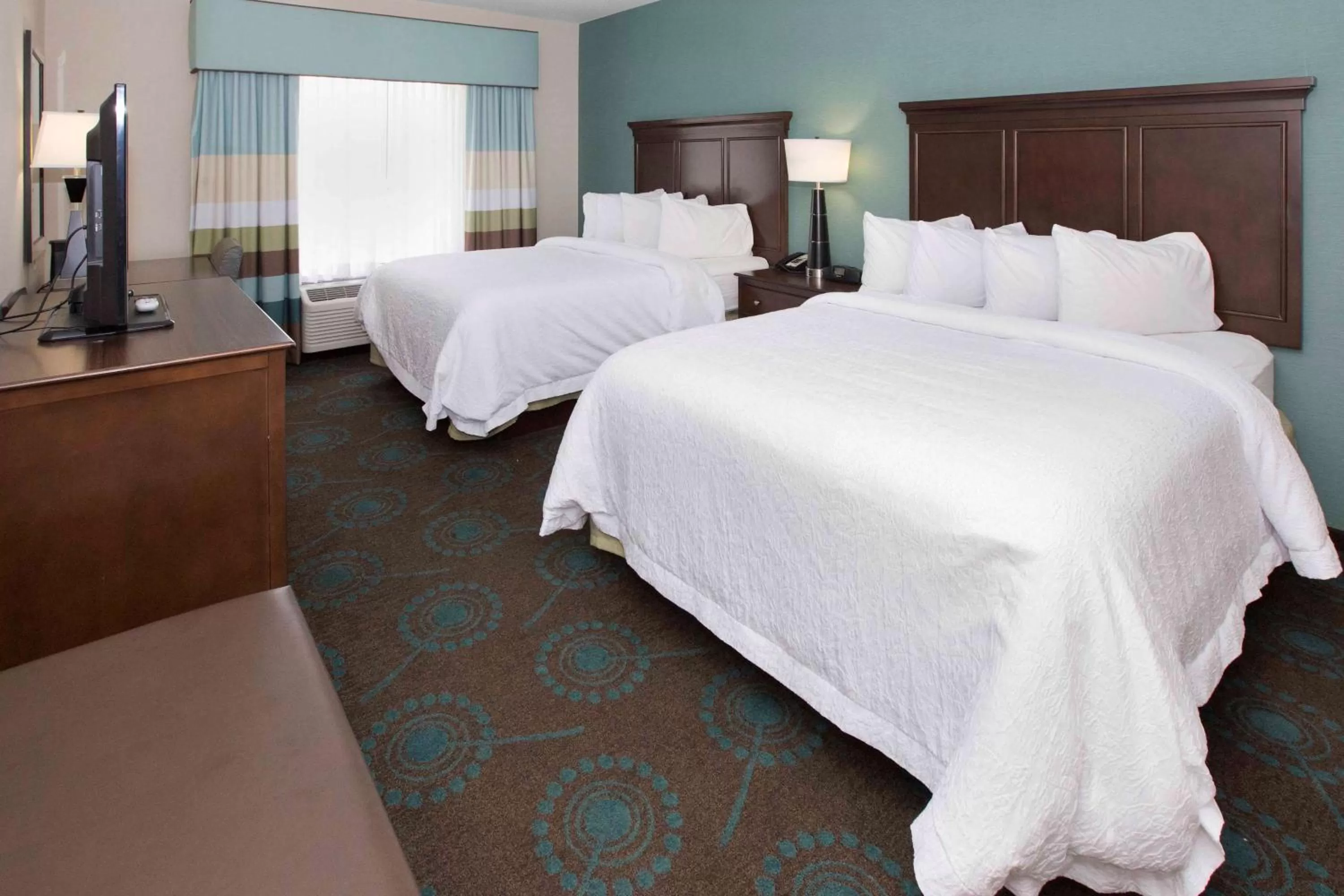 Queen Room with Two Queen Beds - Hearing Disability Access in Hampton Inn Bridgeville